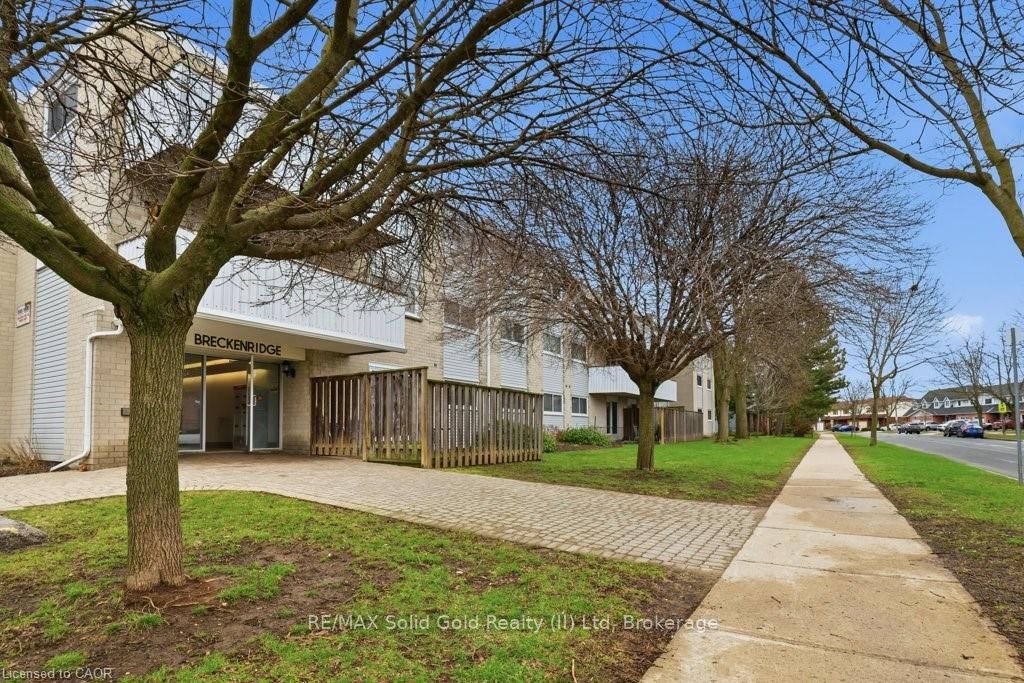 80 Breckenridge Drive 110, Kitchener, ON N2B 2N9