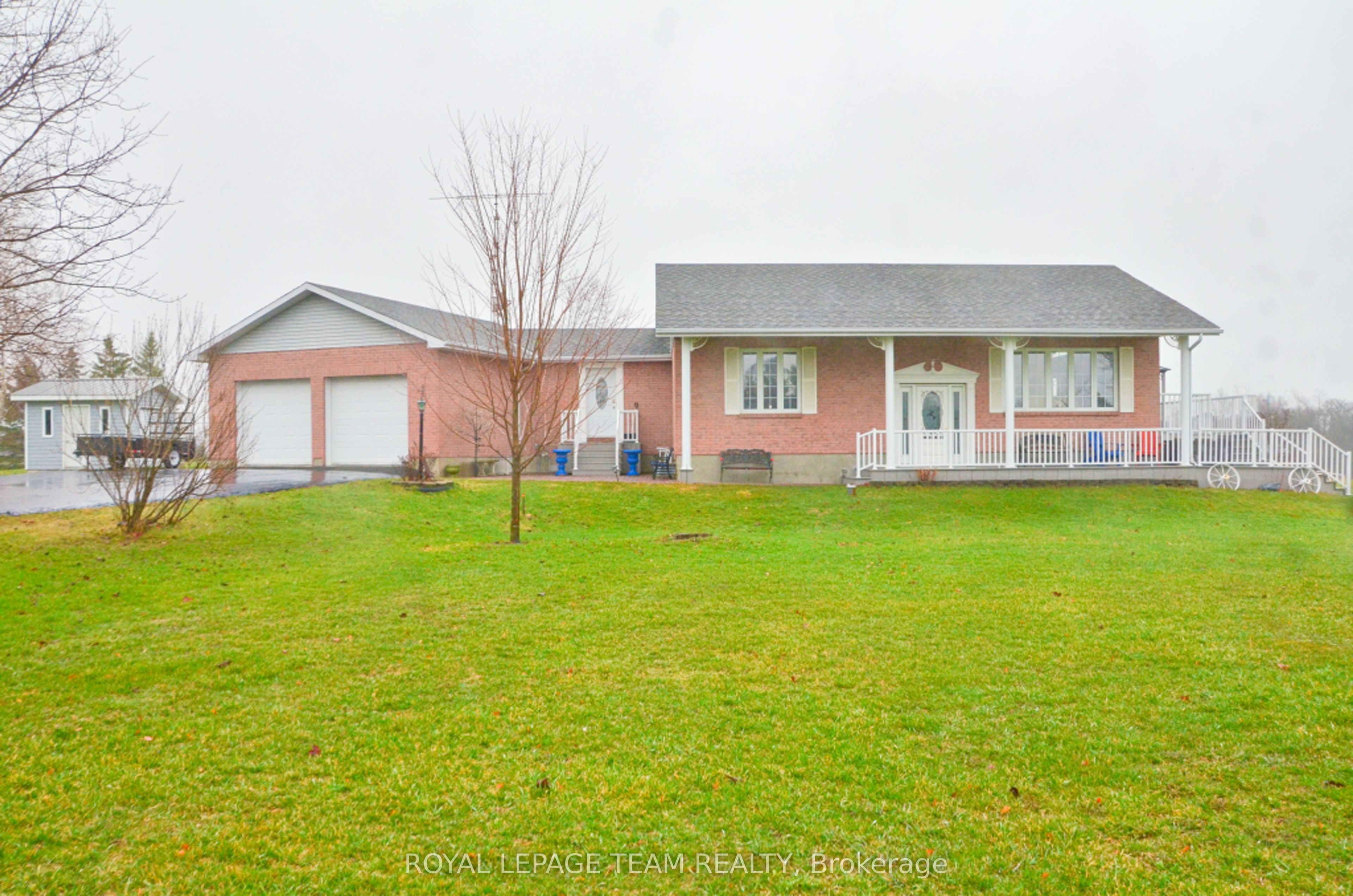 11708 Breezewood Avenue S, South Dundas, ON K0C 1X0