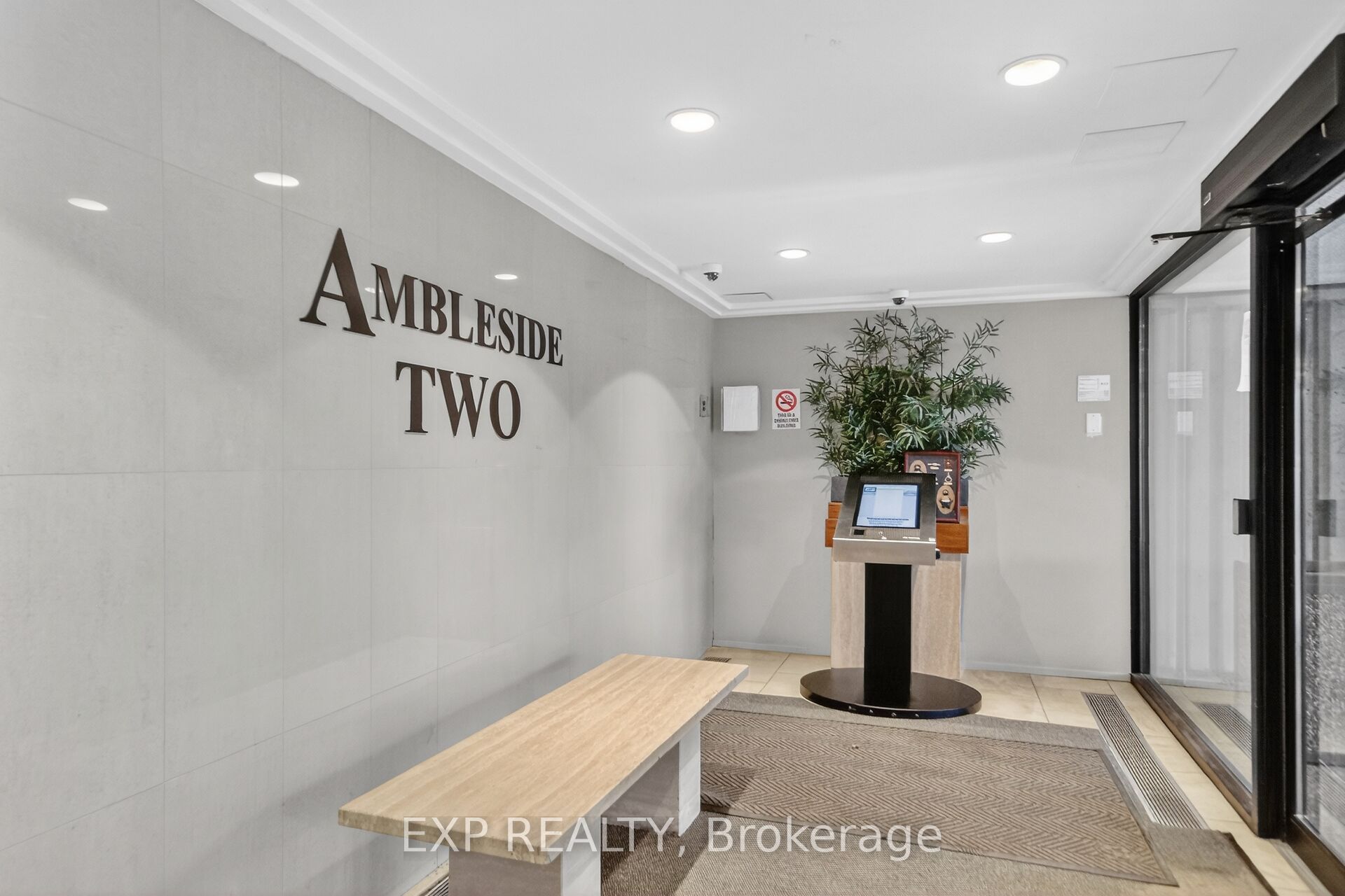 1171 Ambleside Drive 2009, Woodroffe, ON K2B 8E1 photo 2