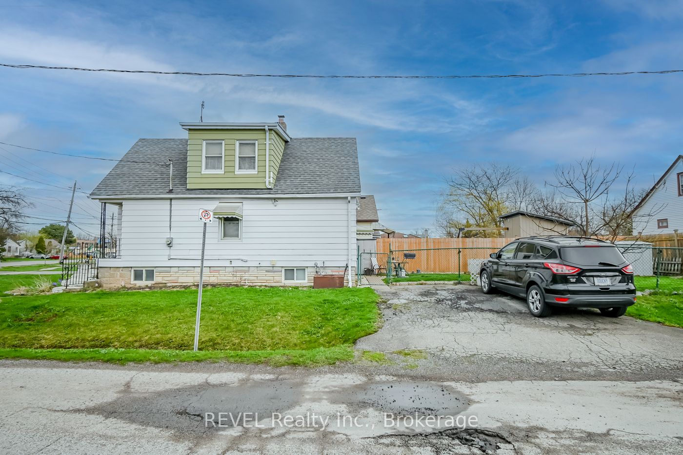 76 Lincoln Avenue, St. Catharines, ON L2P 2C9 photo 2
