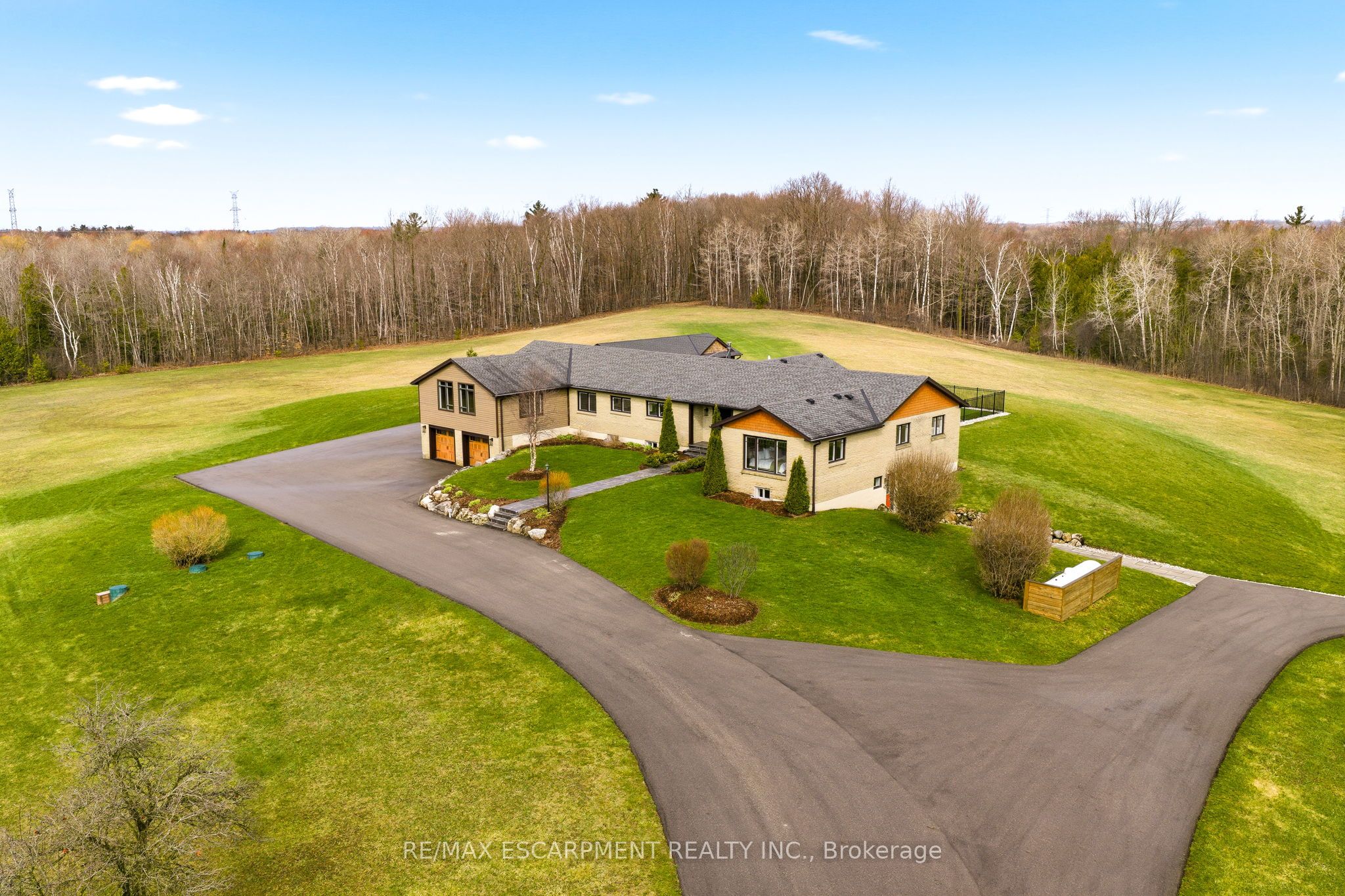 1371 10th Concession Road W, Hamilton, ON N0B 2J0 photo 2
