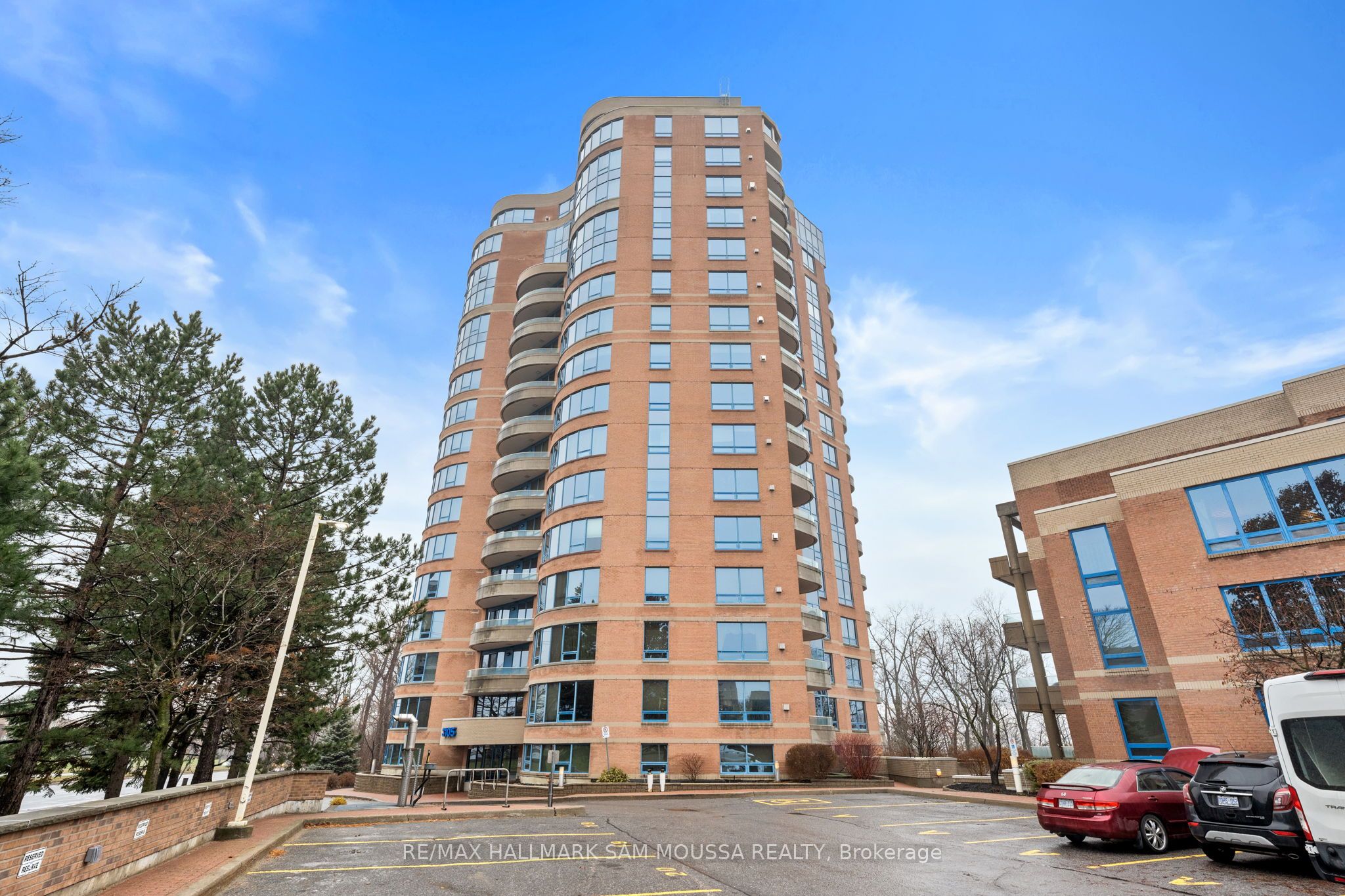 3105 Carling Avenue 504, Crystal Bay - Rocky Point - Bayshore, ON K2H 5A6 photo 2