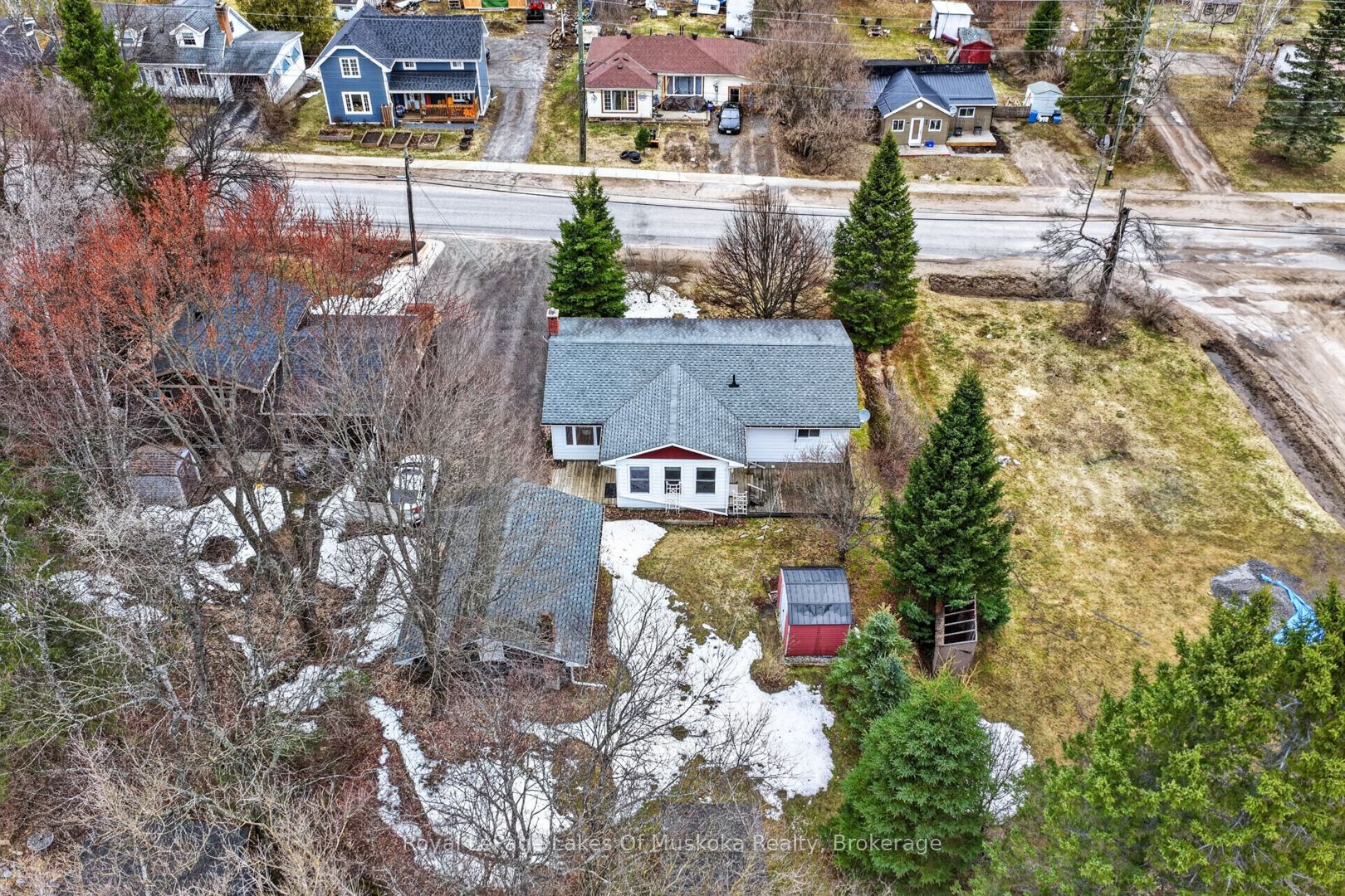 234 Yonge Street, Burk's Falls, ON P0A 1C0 photo 2