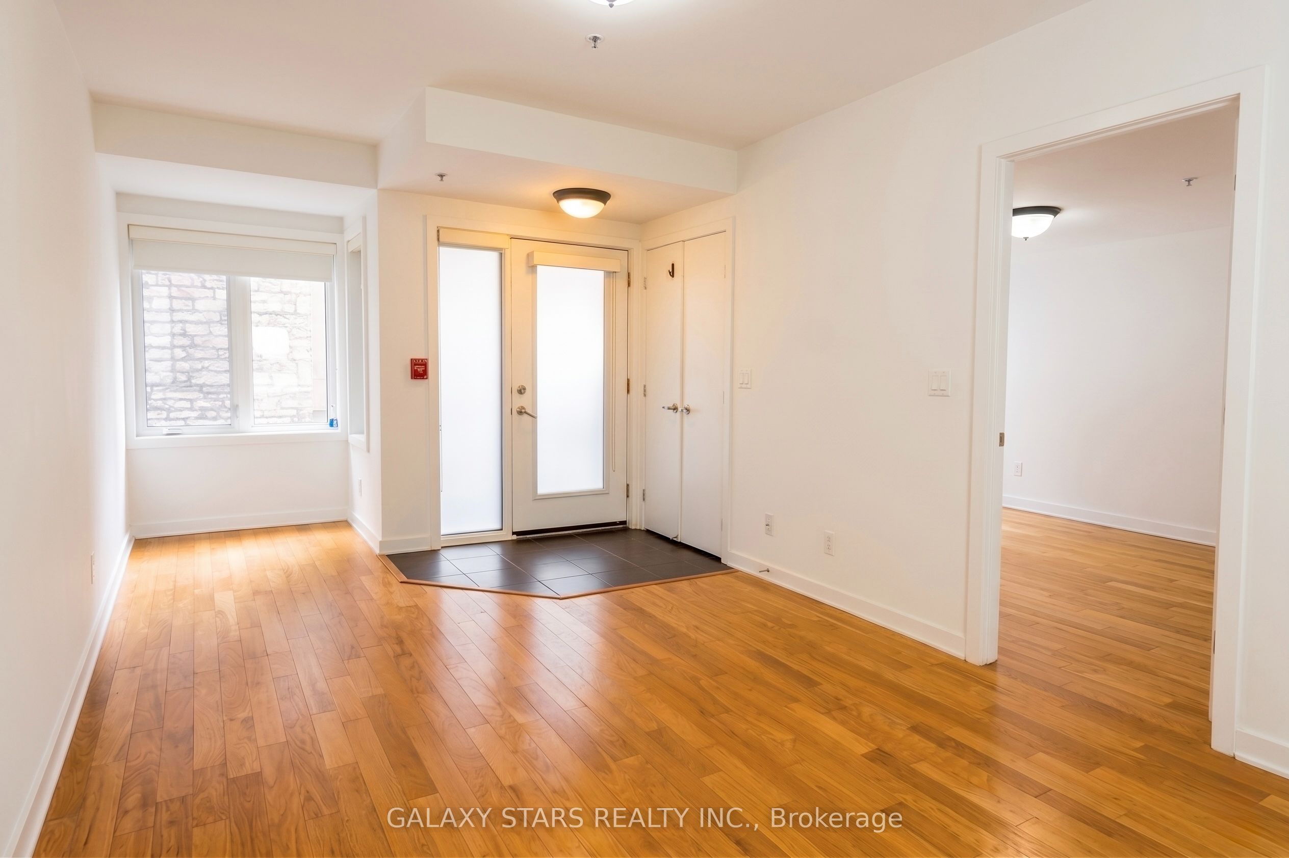 458D King Edward Avenue 209, Lower Town - Sandy Hill, ON K1N 0B3 photo 2