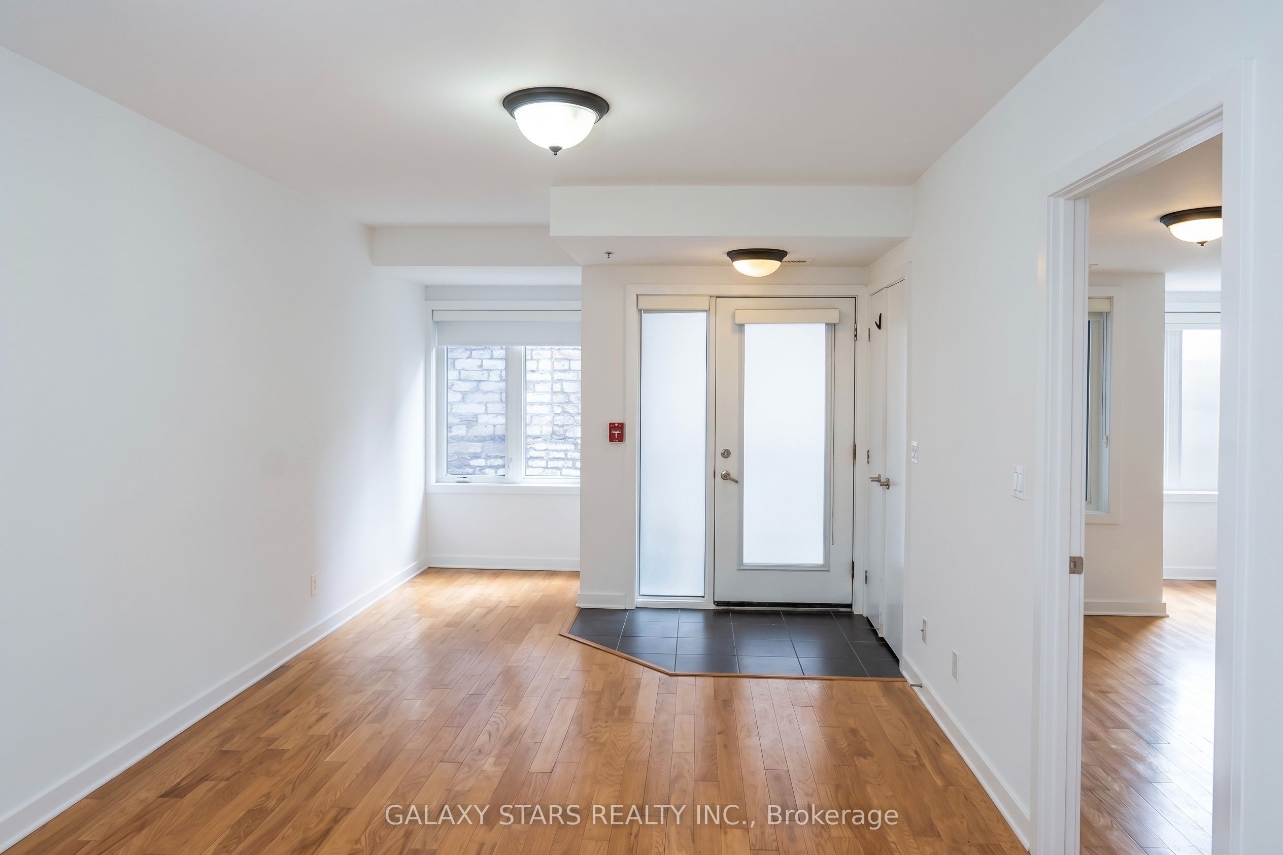 458D King Edward Avenue 209, Lower Town - Sandy Hill, ON K1N 0B3 photo 3