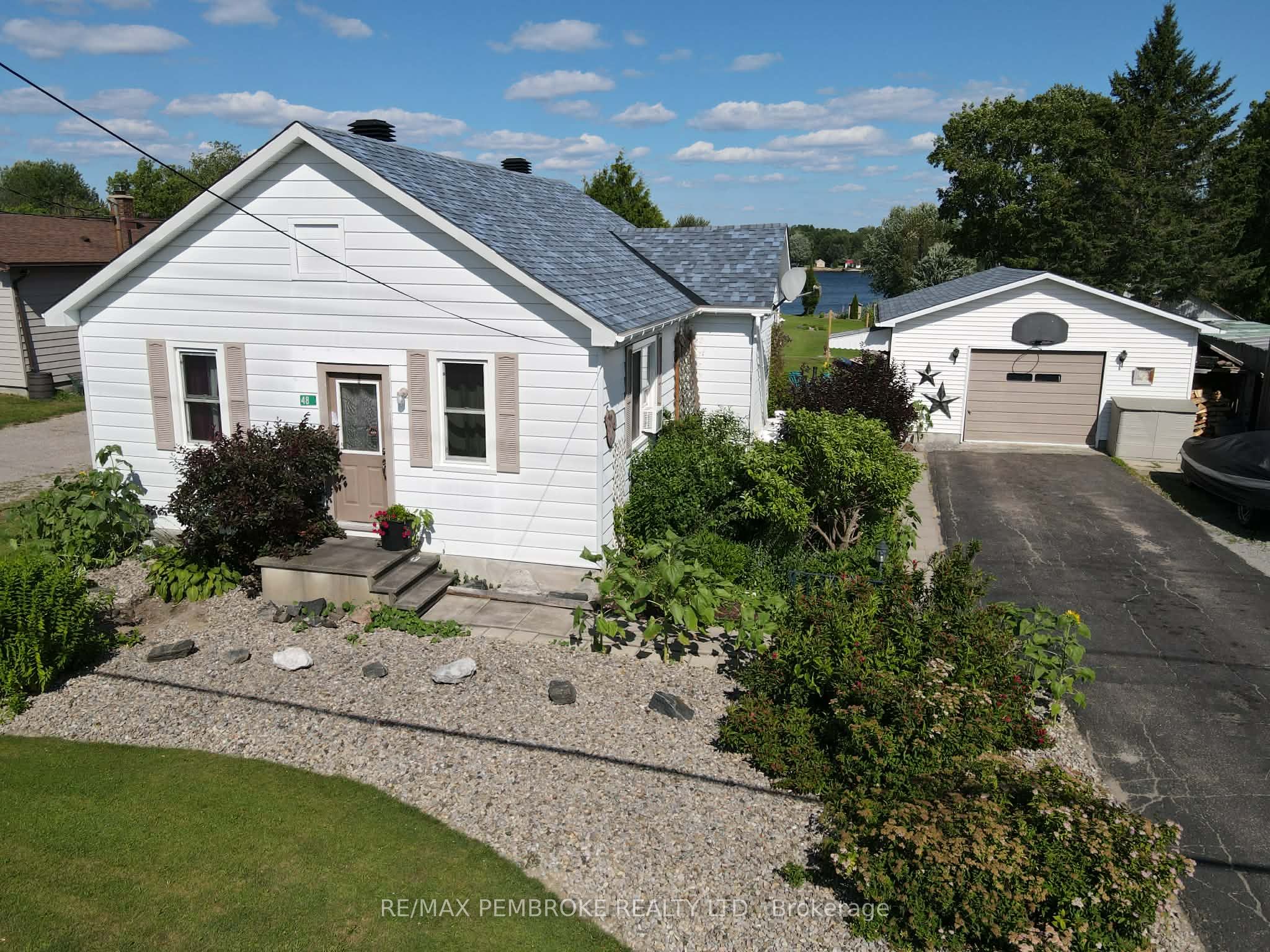 48 Lacroix Bay Road, Whitewater Region, ON K0J 2L0