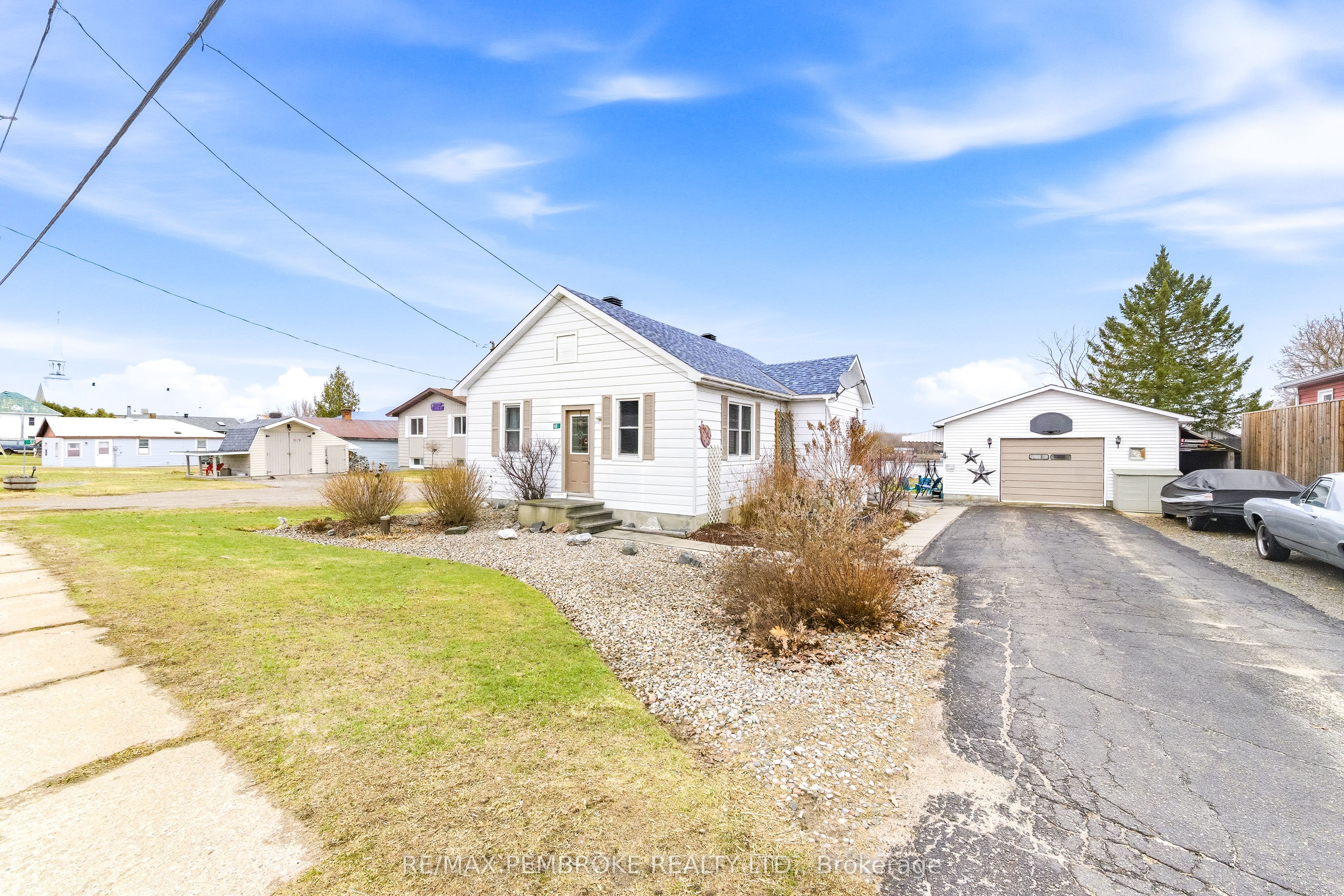 48 Lacroix Bay Road, Whitewater Region, ON K0J 2L0 photo 4
