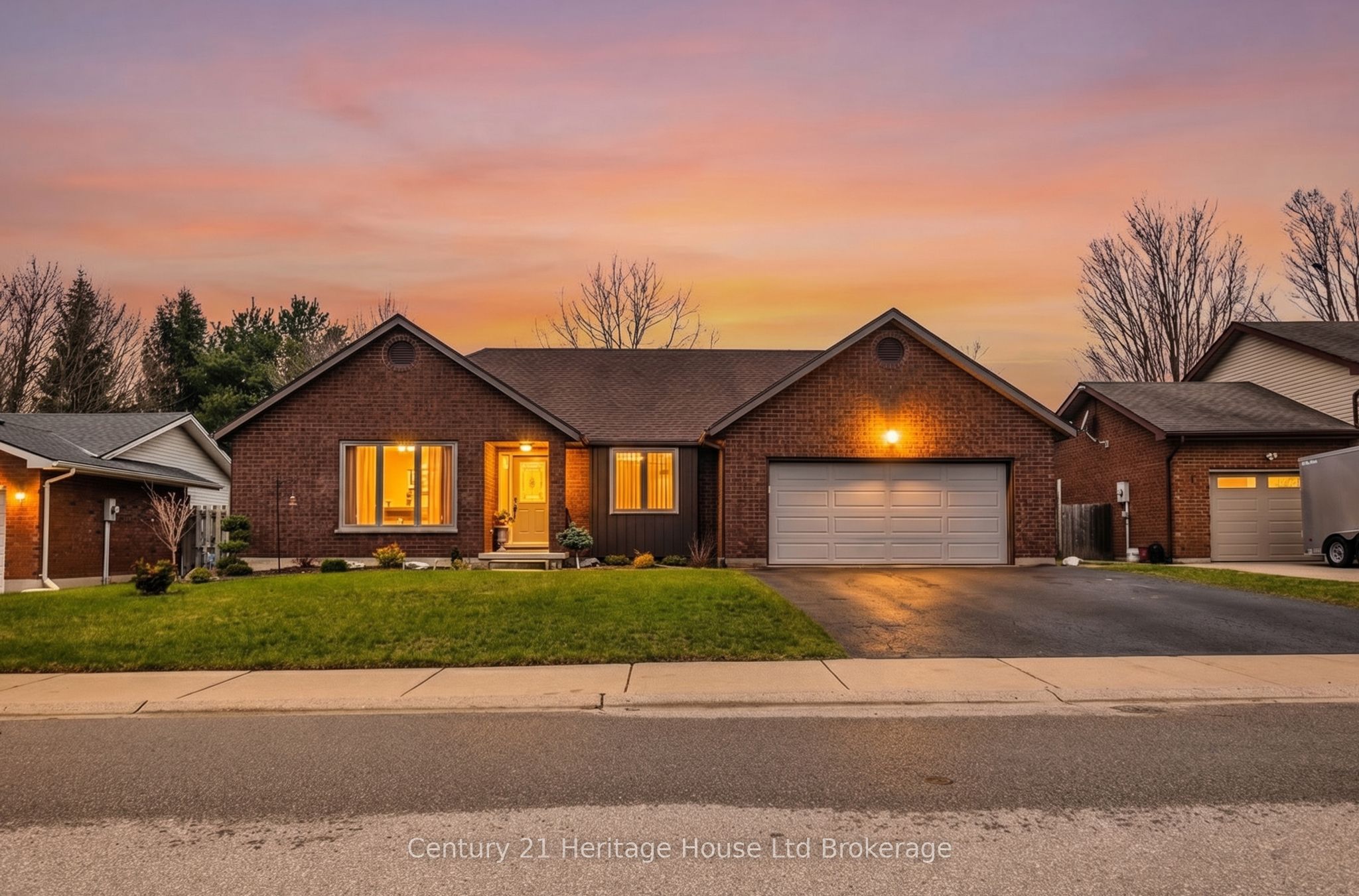 15 Gibson Drive, Tillsonburg, ON N4G 5G4 photo 2