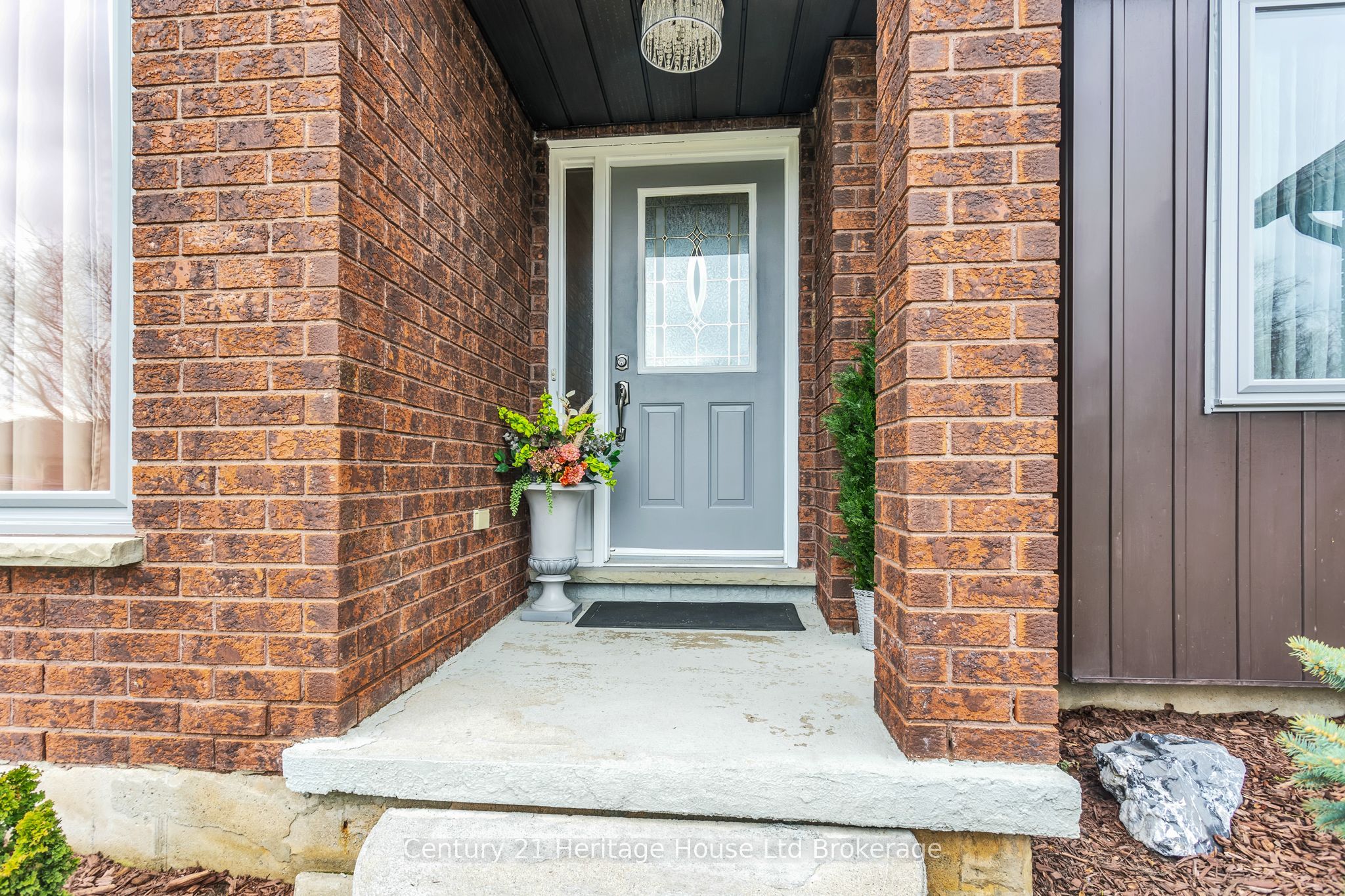 15 Gibson Drive, Tillsonburg, ON N4G 5G4 photo 3