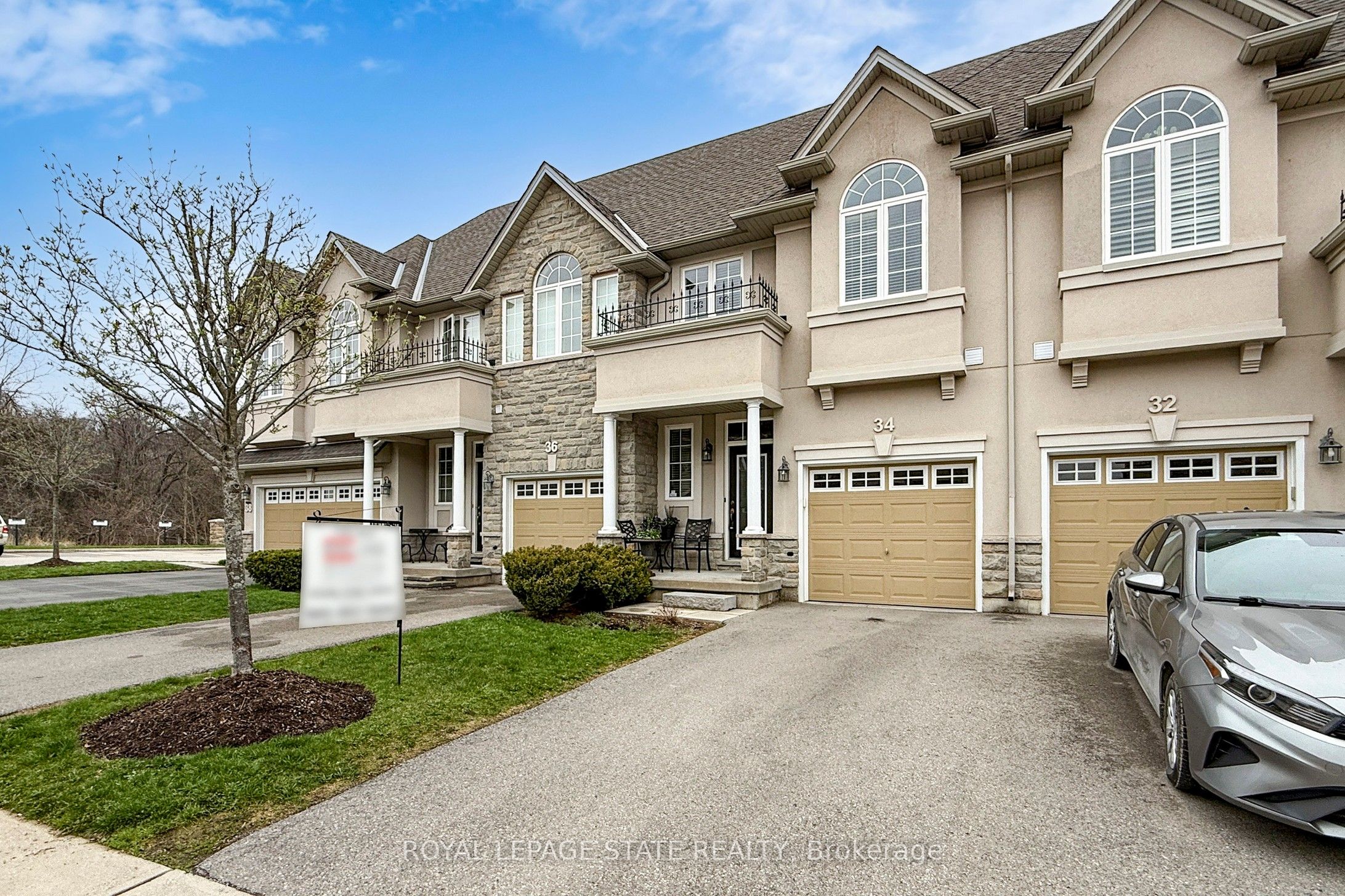 34 Forest Valley Crescent, Hamilton, ON L9H 0A7 photo 2