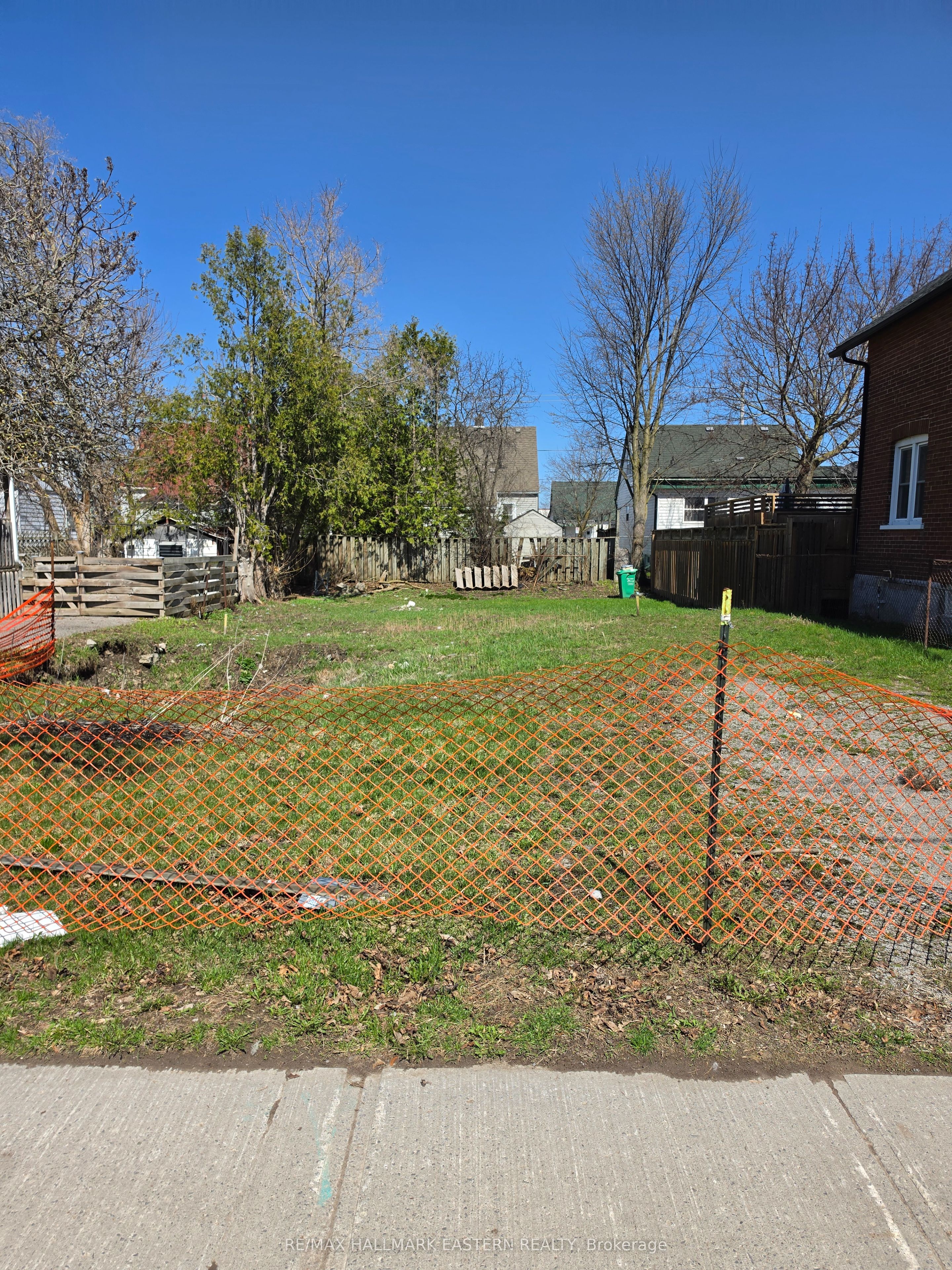 434 Edison Avenue, Peterborough, ON K9J 4G3 photo 2