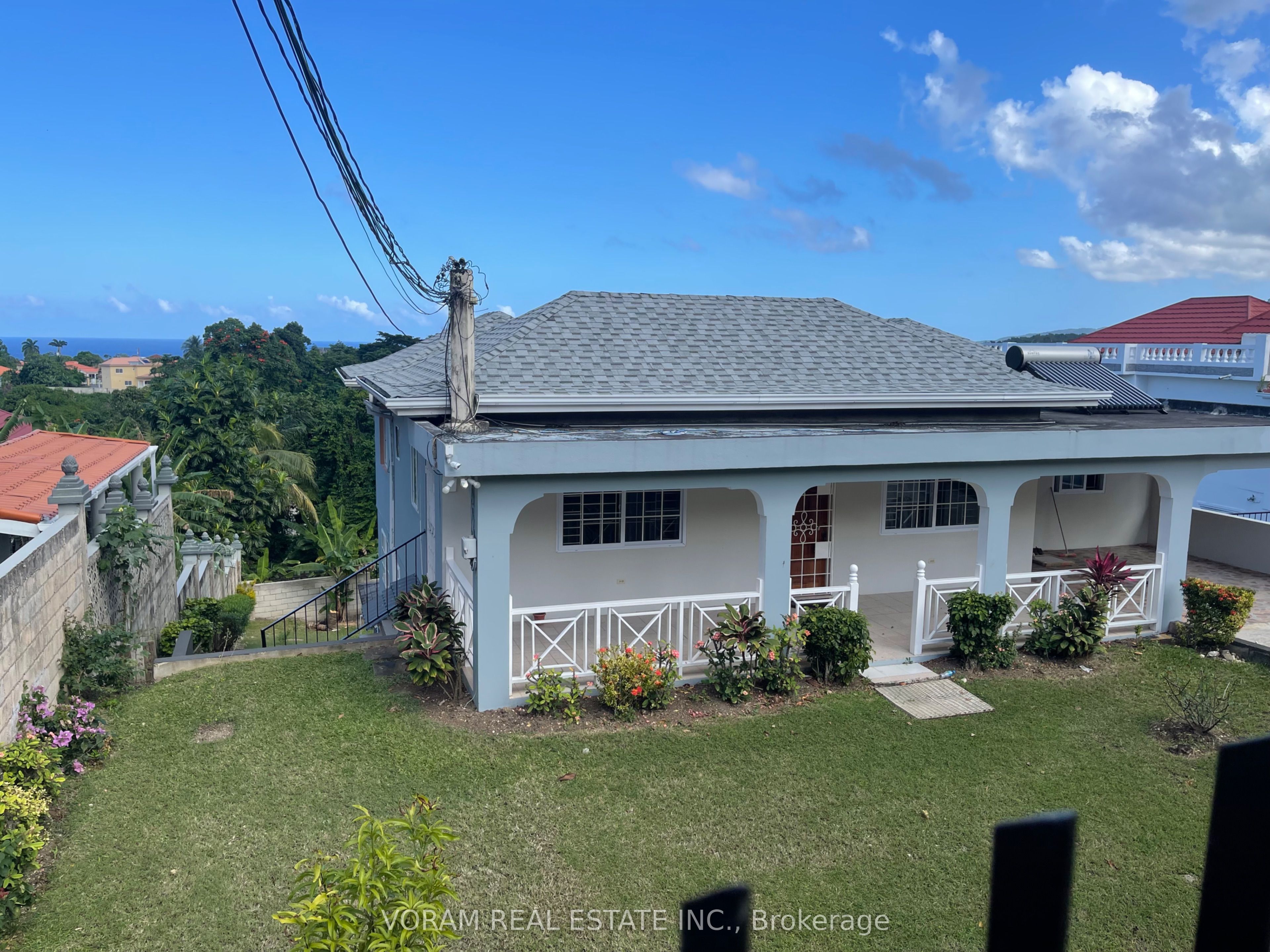 33 Hillside Close, Jamaica
