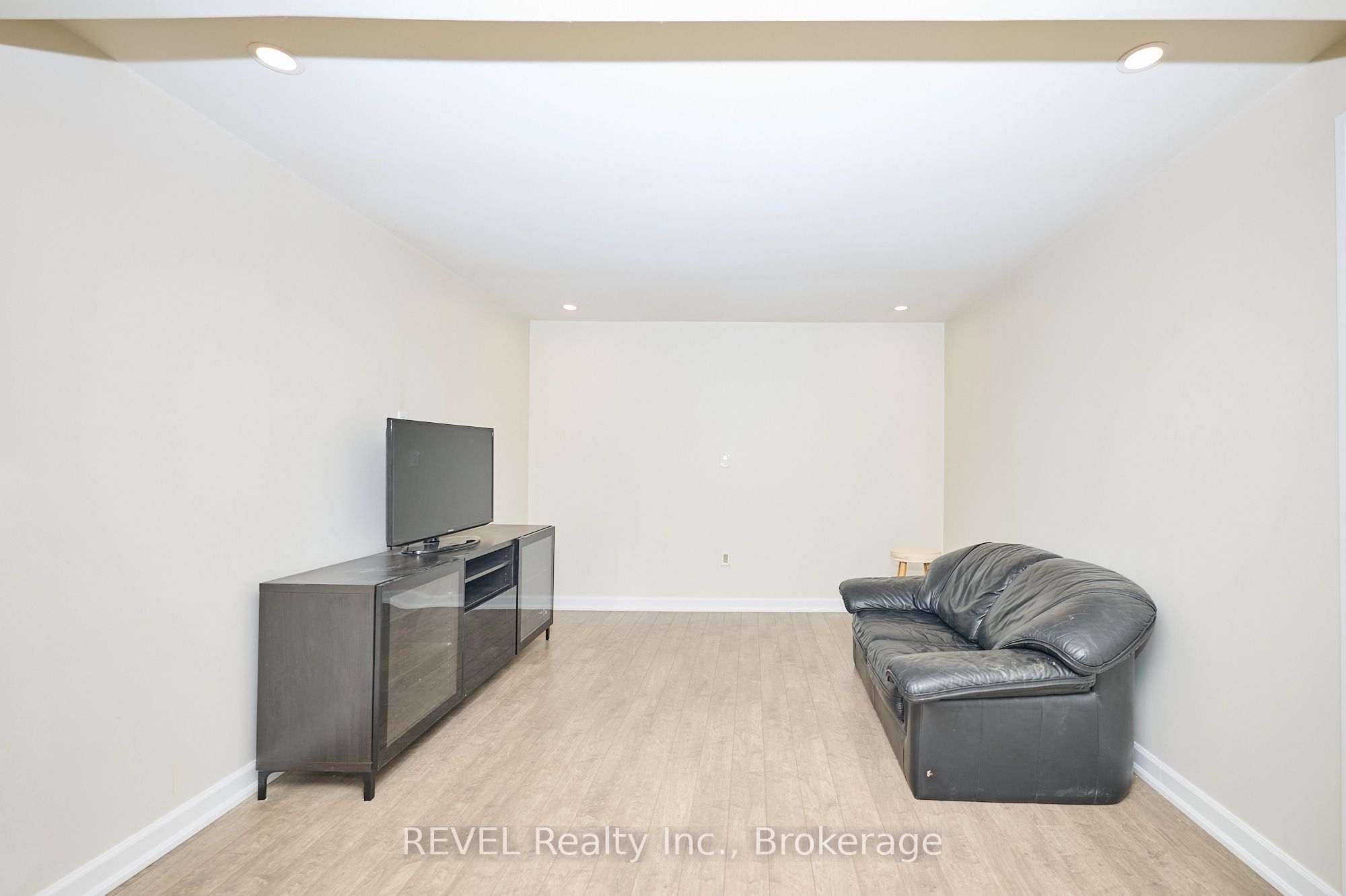 104 Tuliptree Road, Thorold, ON L2V 0A5 photo 2