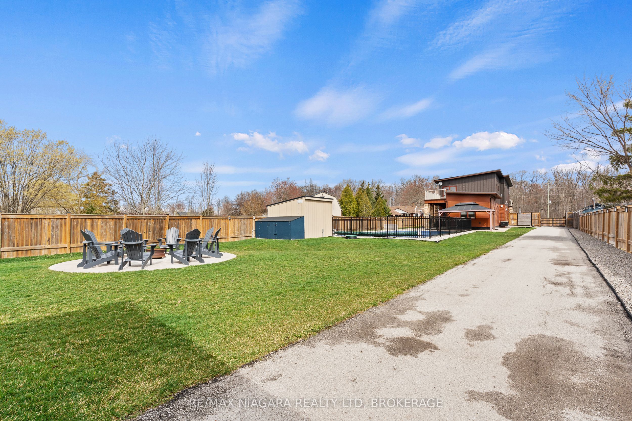1887 DOMINION Road, Fort Erie, ON L0S 1N0 photo 4