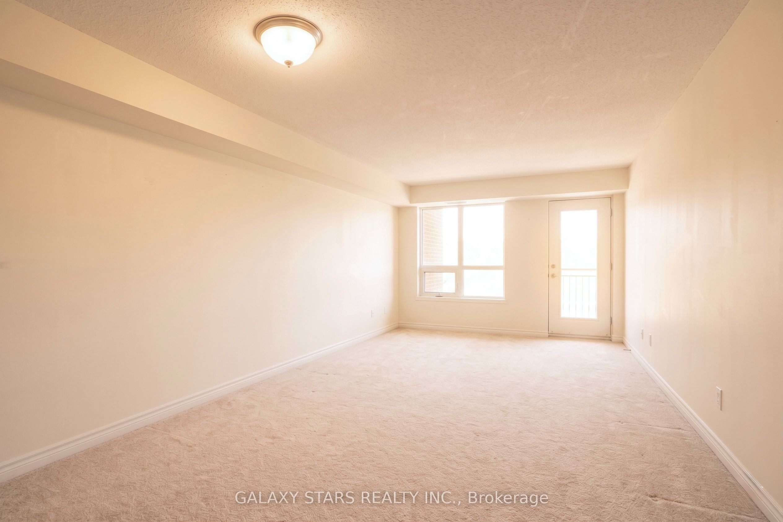 120 Grant Carman Drive 902, Cityview - Parkwoods Hills - Rideau Shore, ON K2E 1C8 photo 4