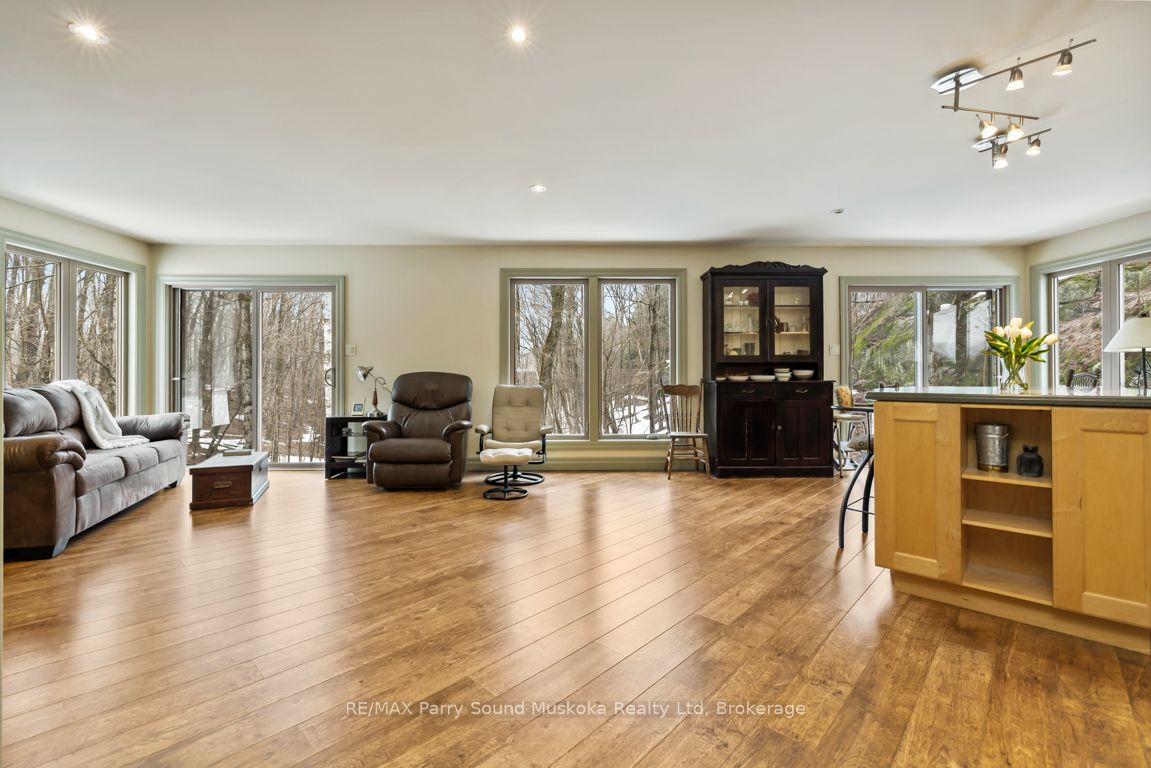 64 124 Highway, McDougall, ON P2A 2W7 photo 5