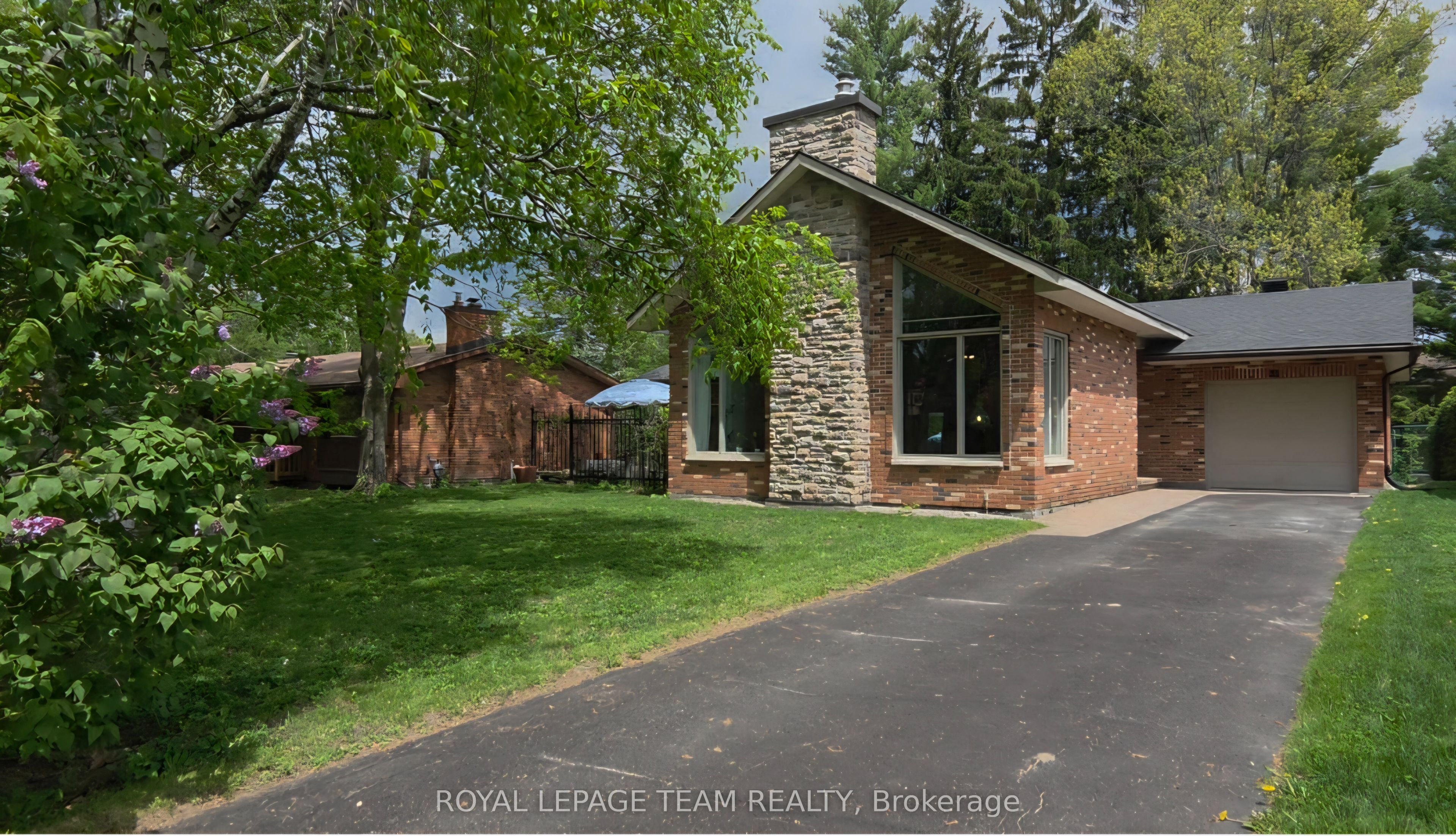 33 Rutherford Crescent, Kanata, ON K2K 1N1 photo 2