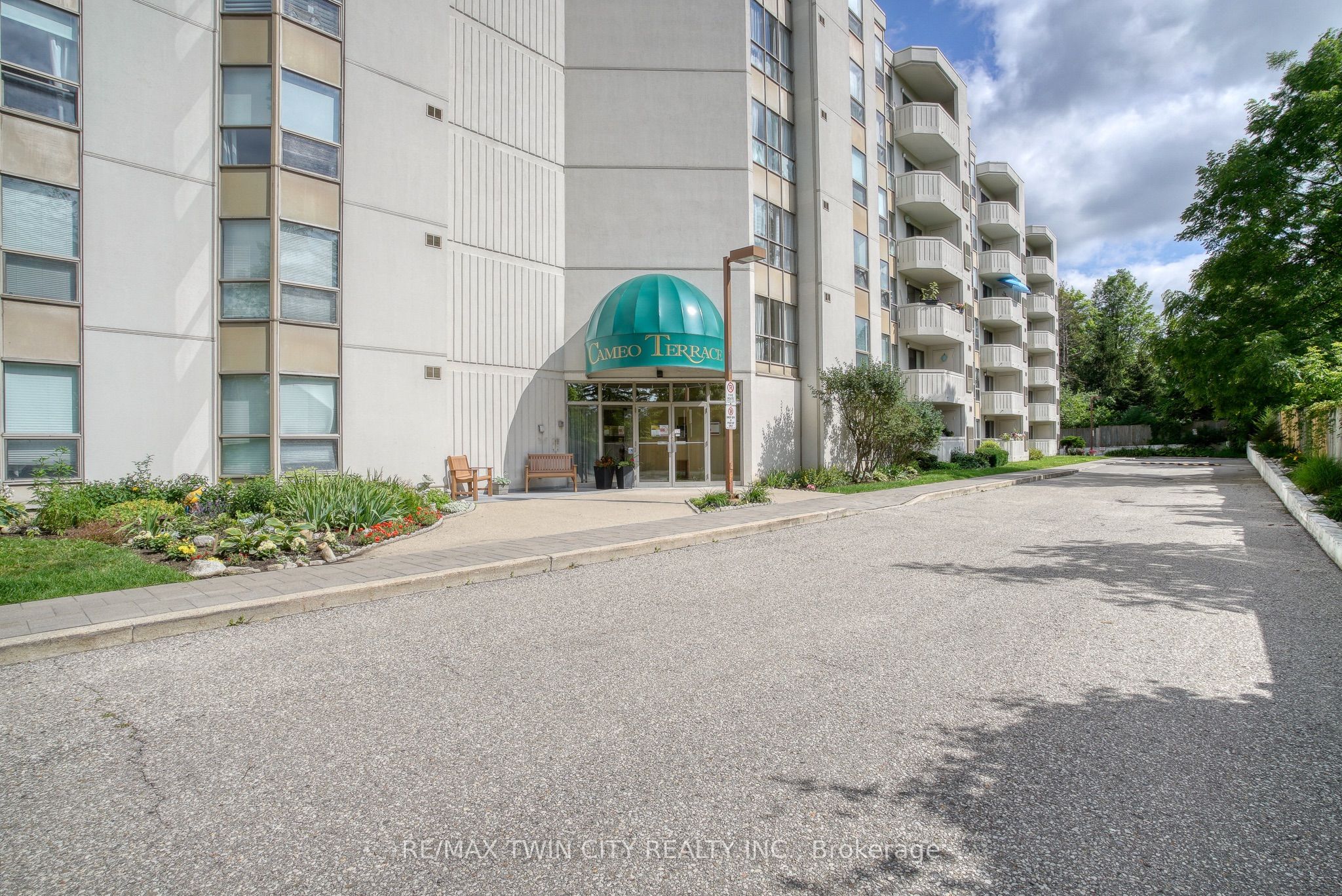 3267 King Street 505, Kitchener, ON N2A 4A4 photo 2