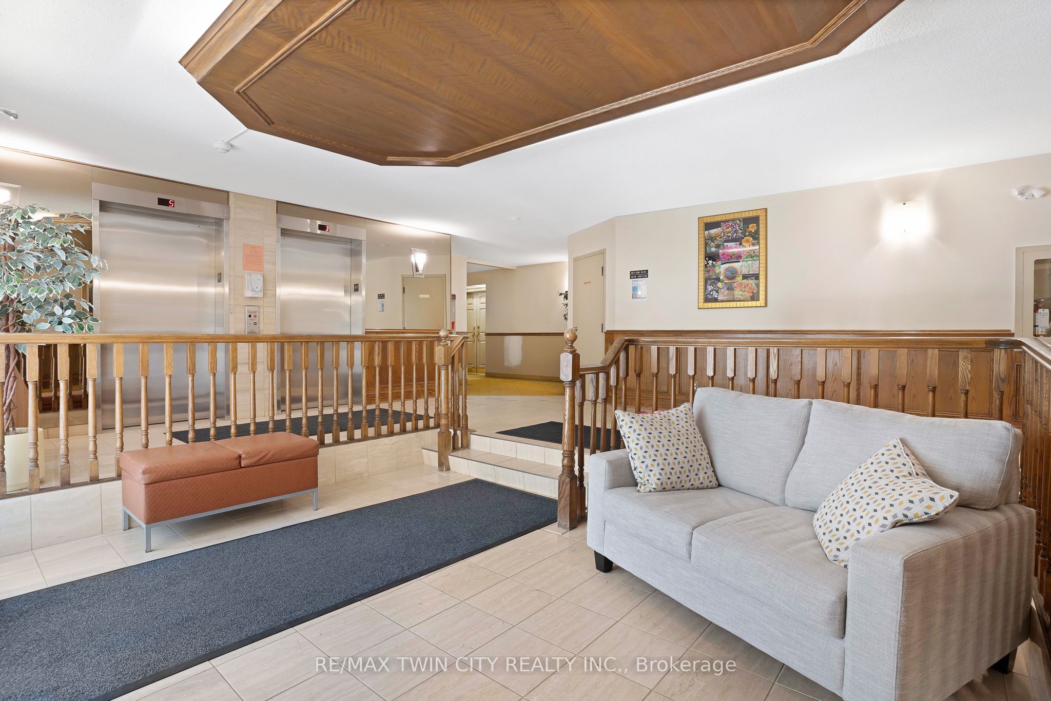 3267 King Street 505, Kitchener, ON N2A 4A4 photo 3