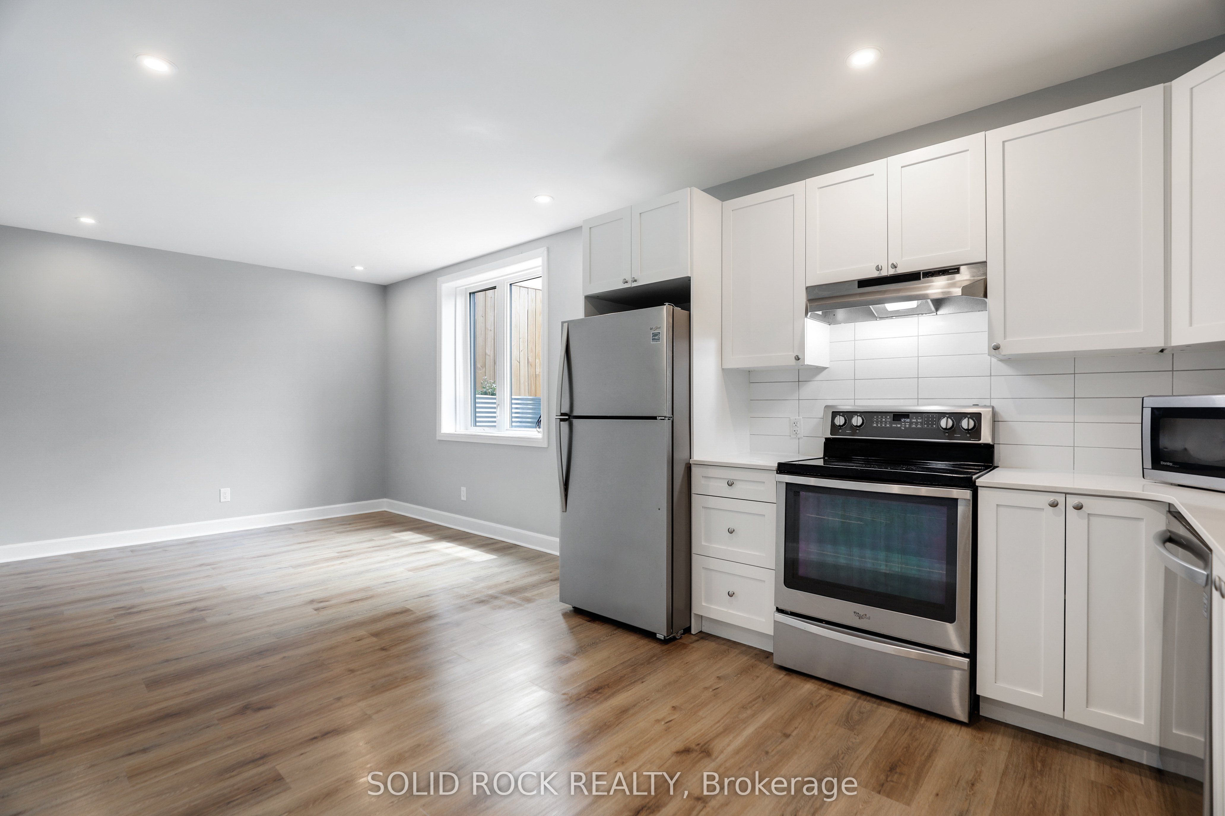 144 Montfort Street, Vanier and Kingsview Park, ON K1L 5P6 photo 2