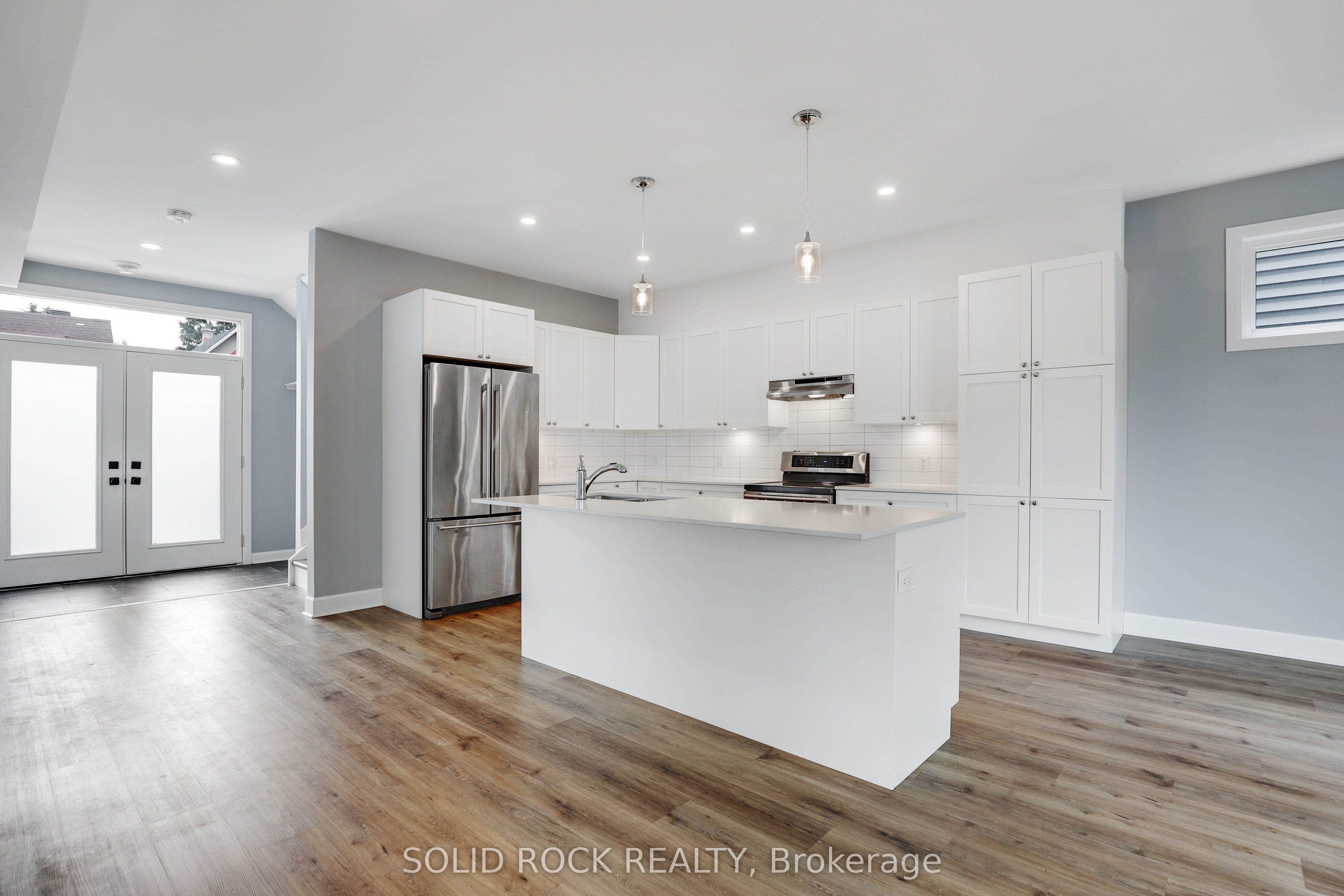144 Montfort Street, Vanier and Kingsview Park, ON K1L 5P6 photo 3