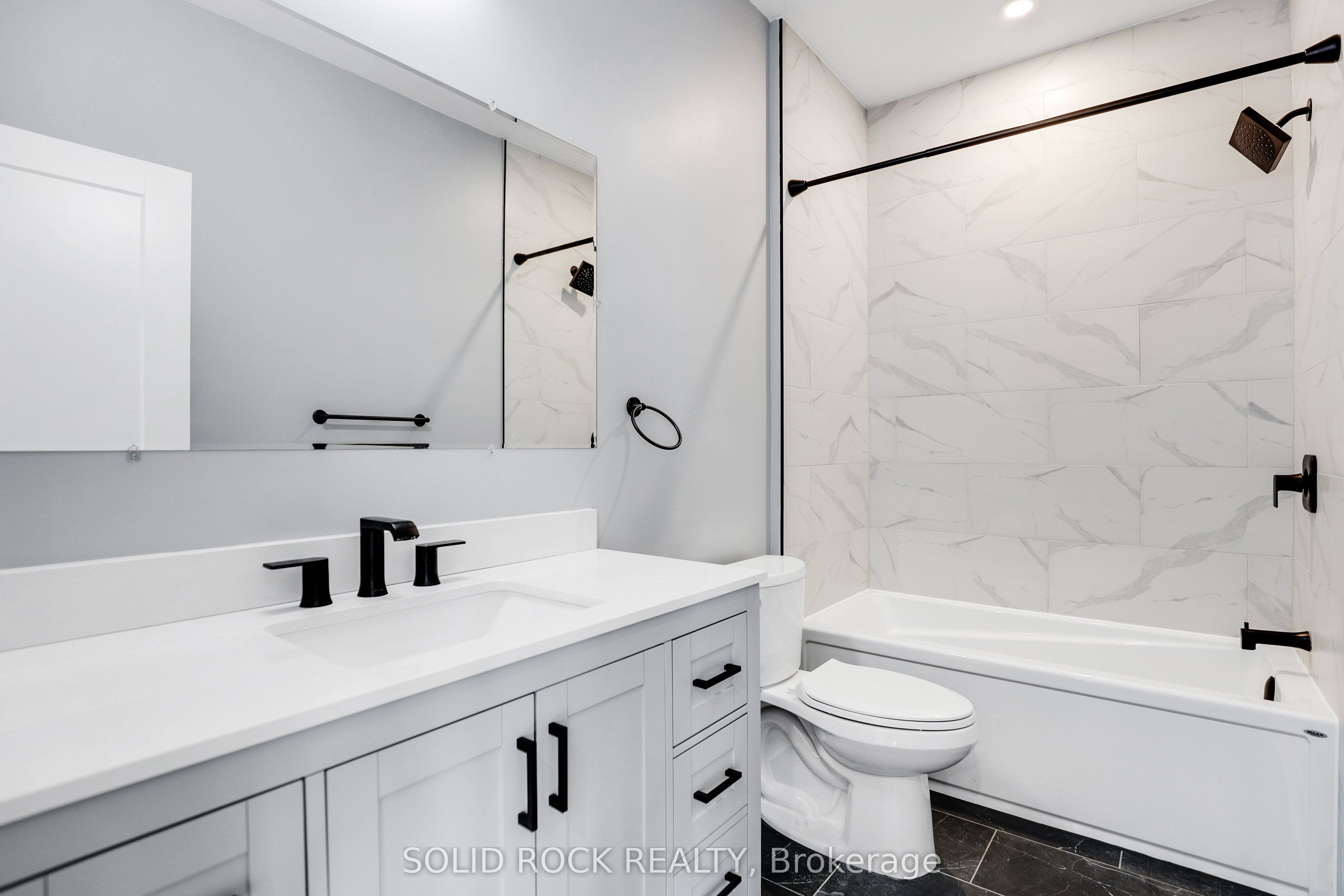 144 Montfort Street, Vanier and Kingsview Park, ON K1L 5P6 photo 4