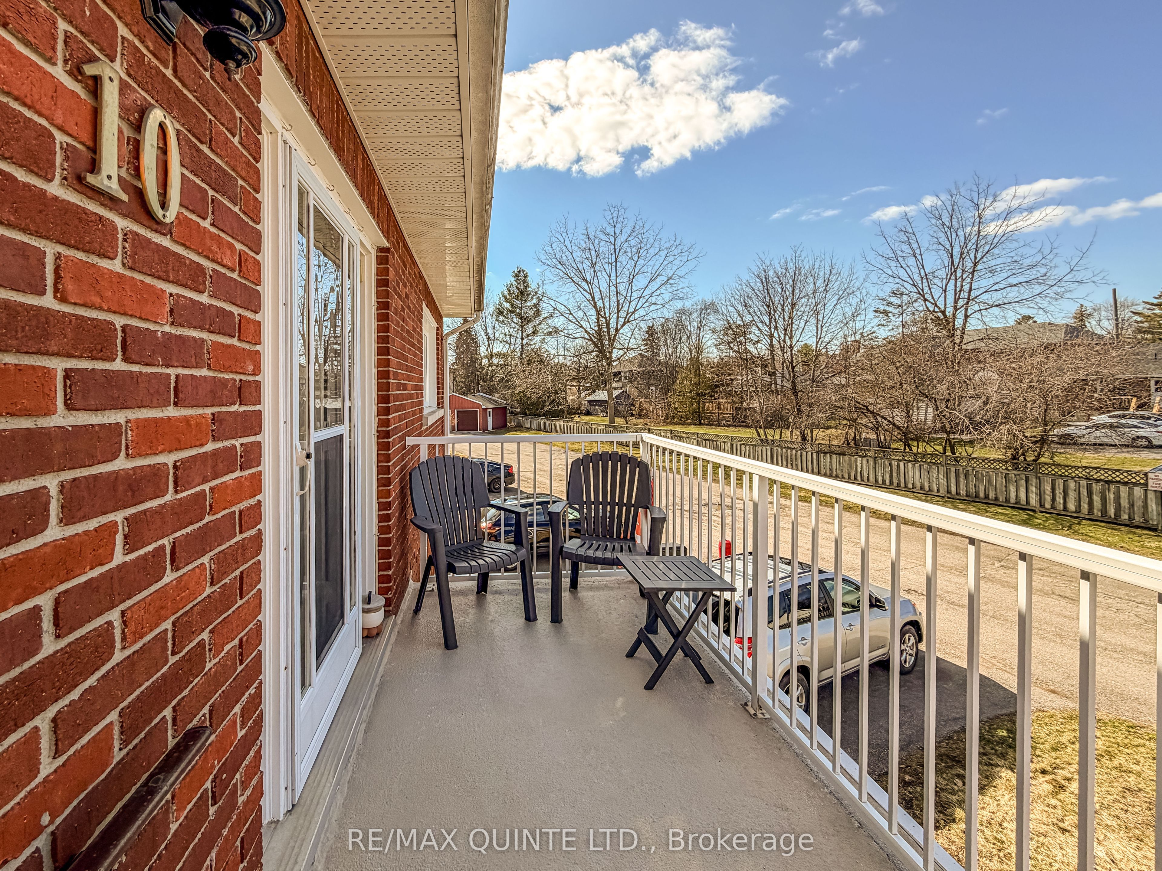 179 Herchimer Avenue 10, Belleville, ON K8N 4G7 photo 3