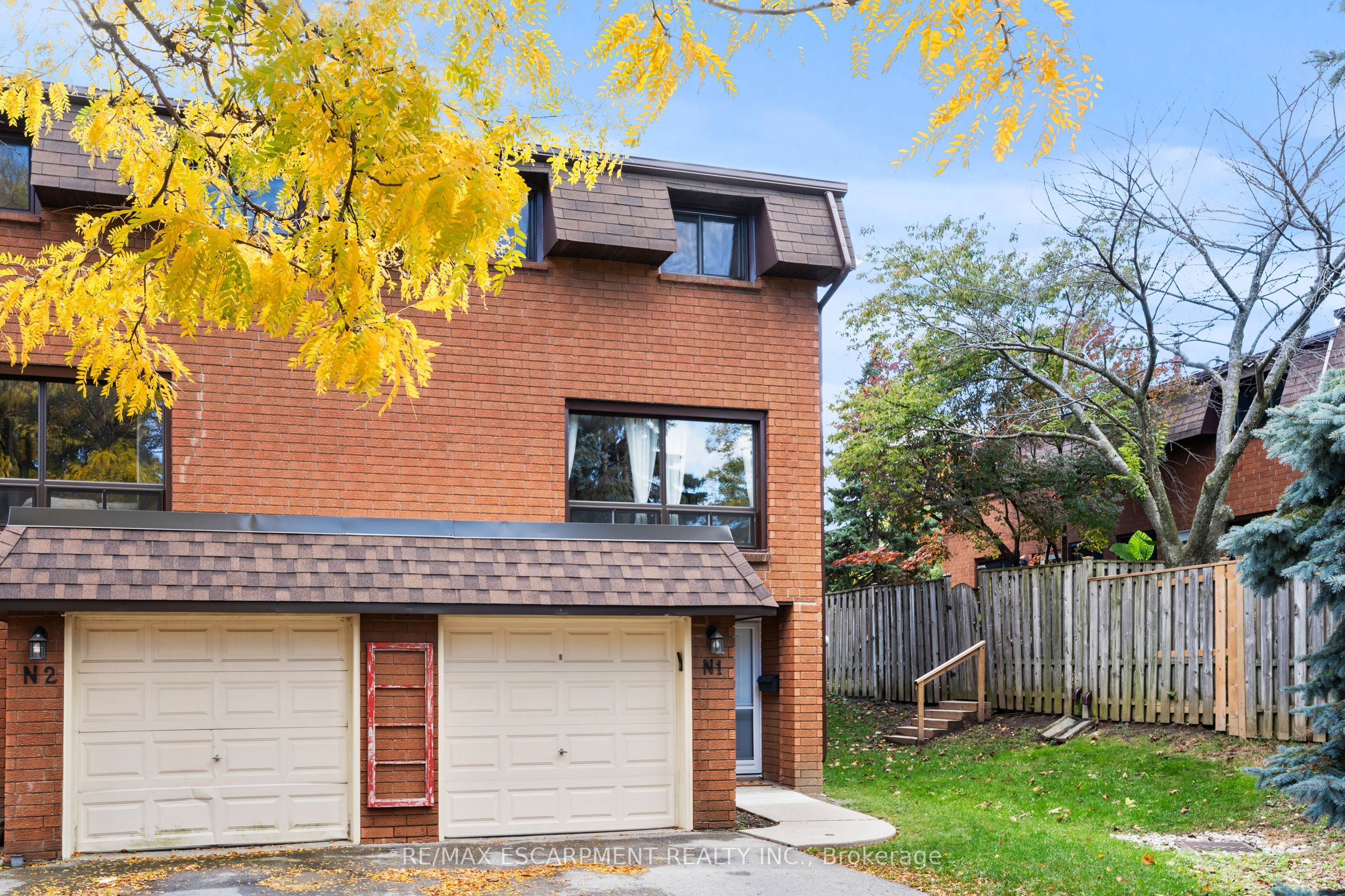 444 Stone Church Road W N1, Hamilton, ON L9B 1R1 photo 2