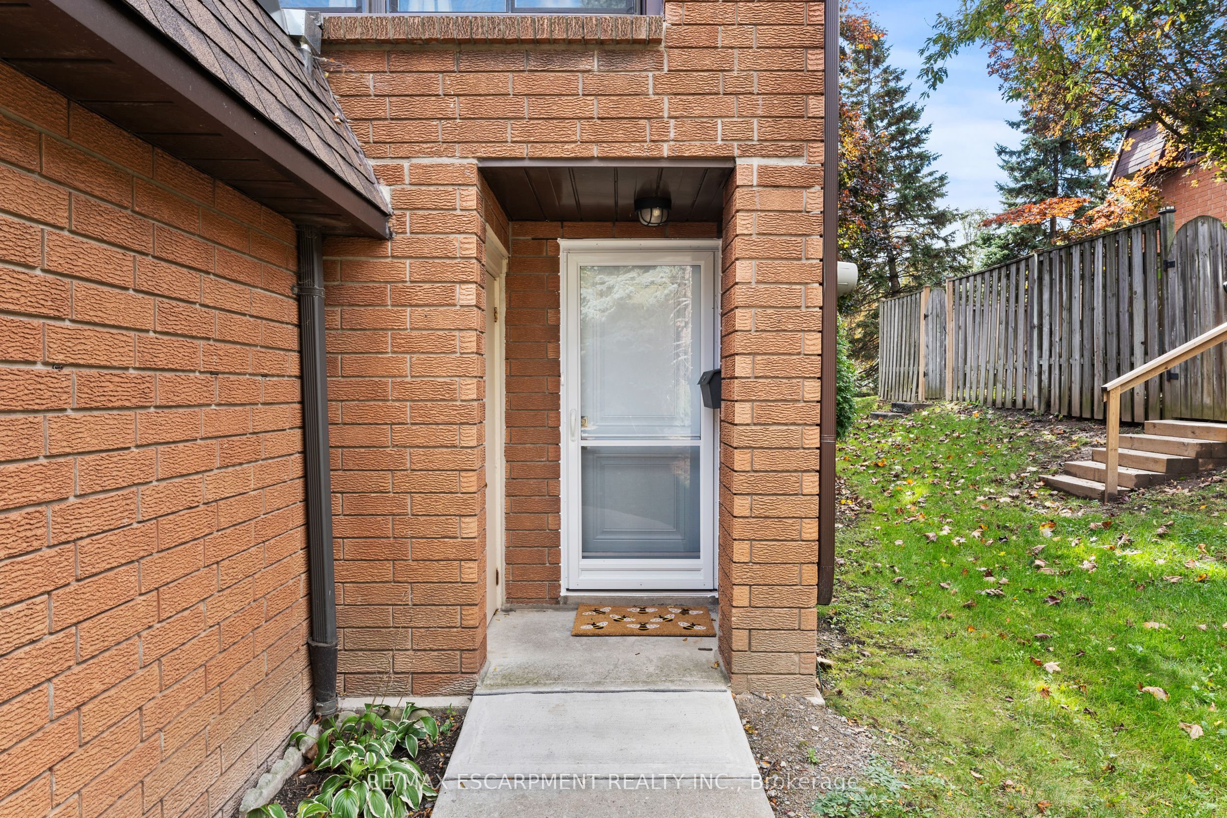 444 Stone Church Road W N1, Hamilton, ON L9B 1R1 photo 5