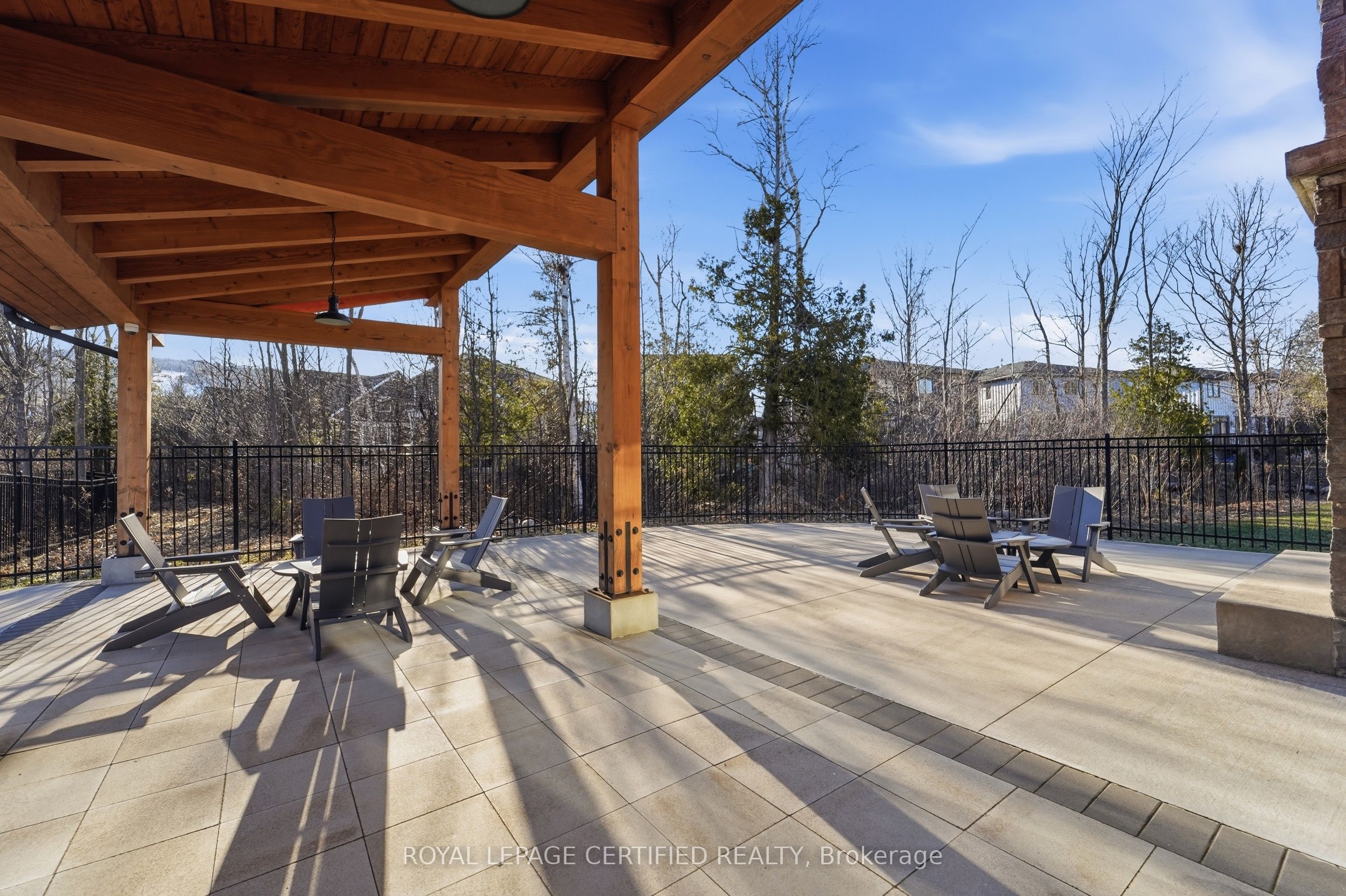 146 Sycamore Street, Blue Mountains, ON L9Y 4E4 photo 4