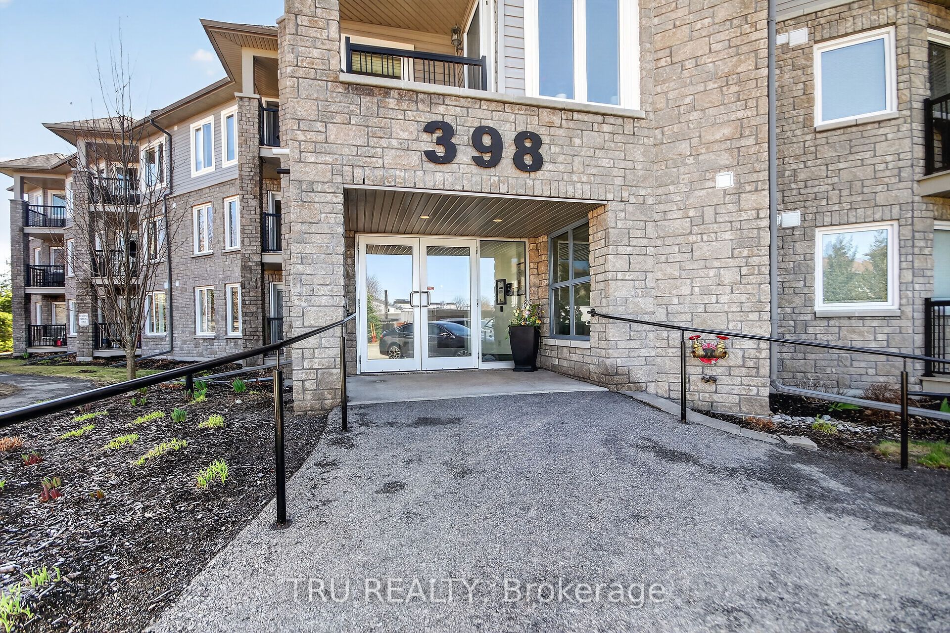 398 Van Buren Street 113, North Grenville, ON K0G 1J0 photo 3