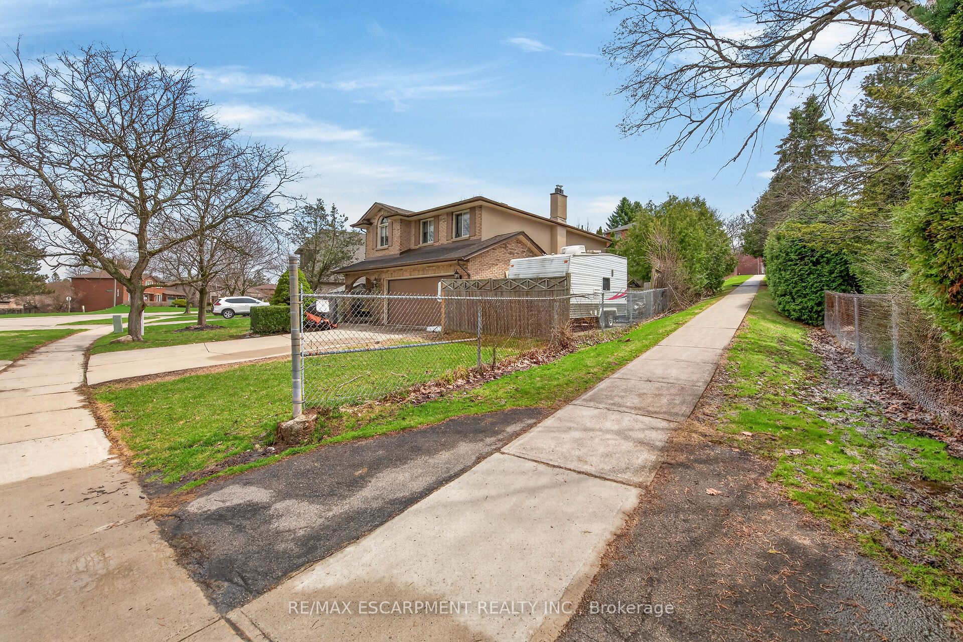 249 Lloyminn Avenue, Hamilton, ON L9G 4C4 photo 3