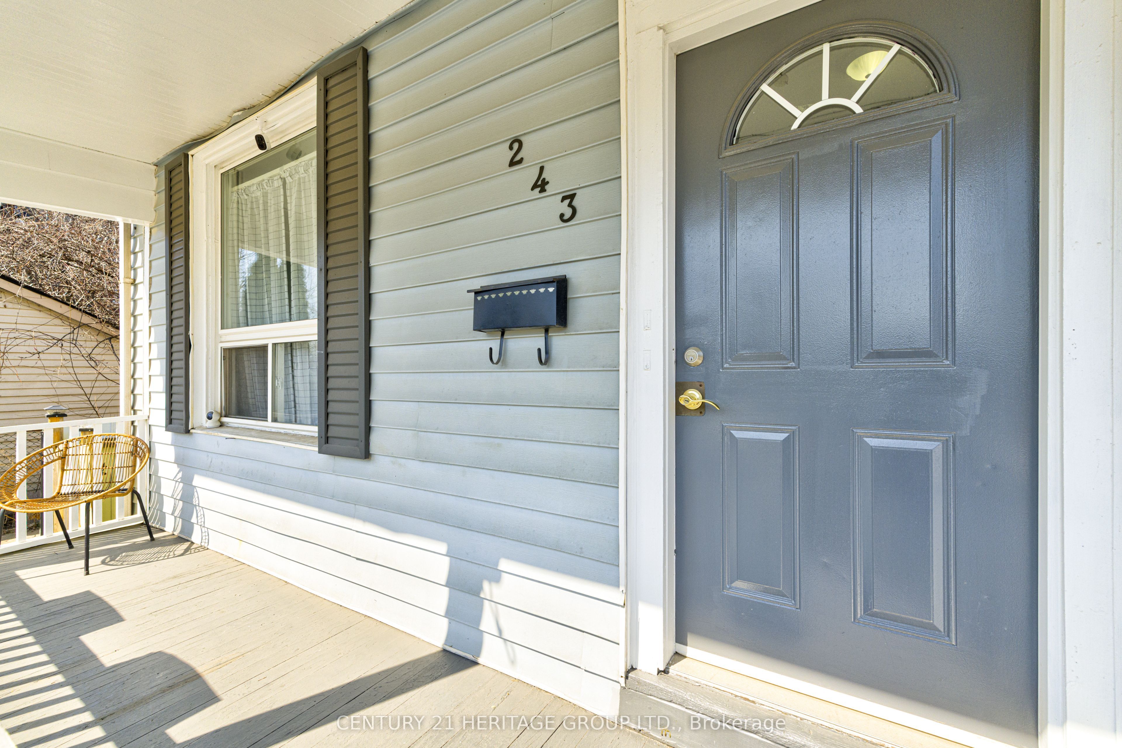 243 Gibson Avenue, Hamilton, ON L8L 6K3 photo 2