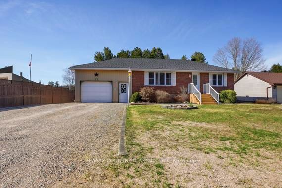 99 Maple Street, Bancroft, ON K0L 1C0 photo 2