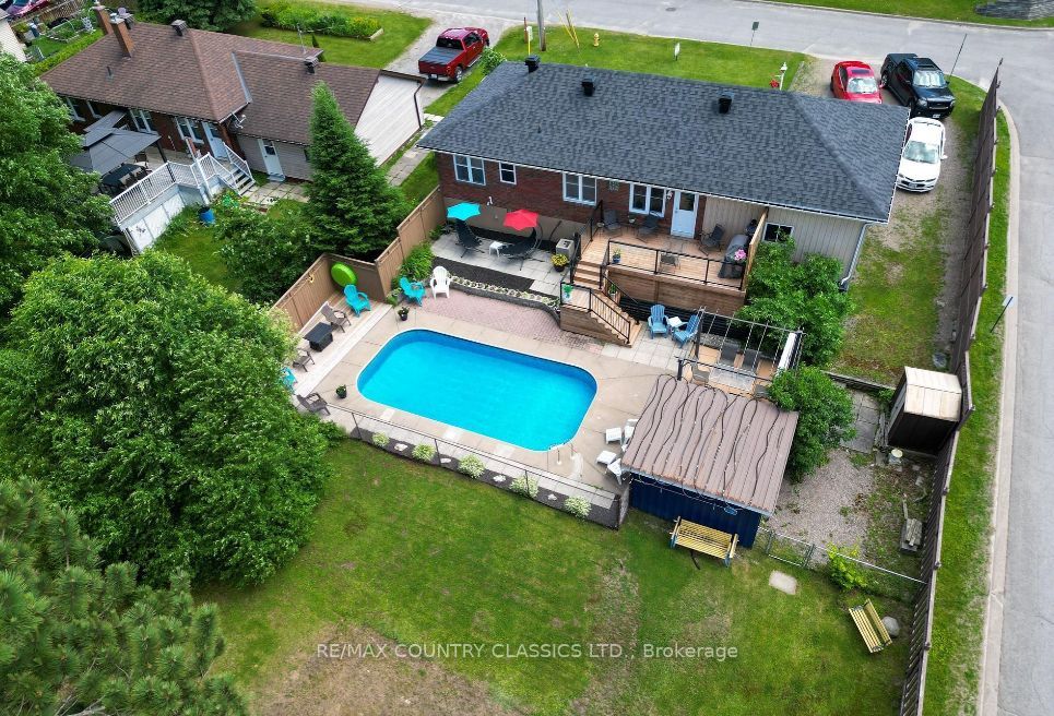 99 Maple Street, Bancroft, ON K0L 1C0 photo 3