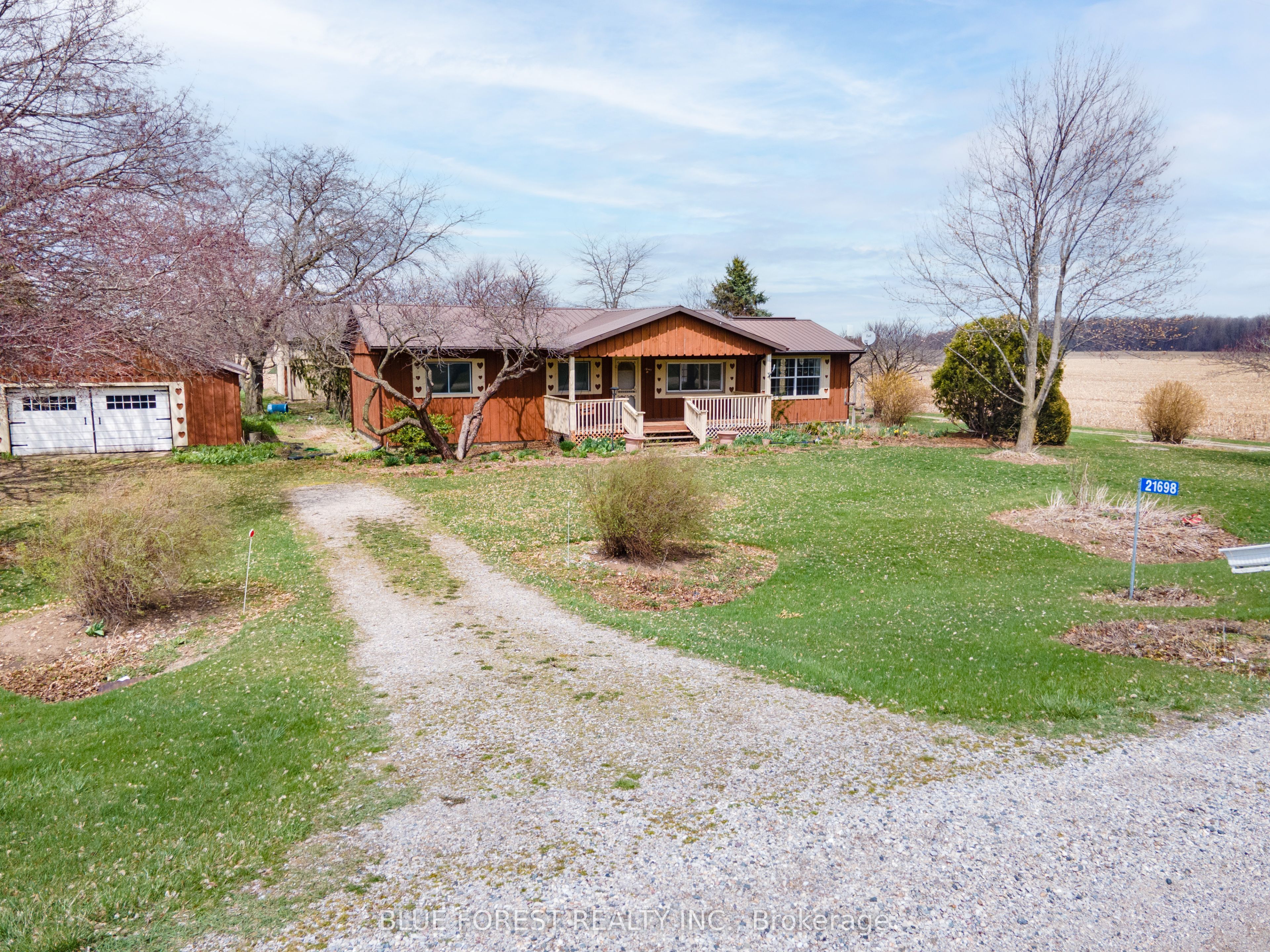 21698 Johnston Line, West Elgin, ON N0L 2N0 photo 5