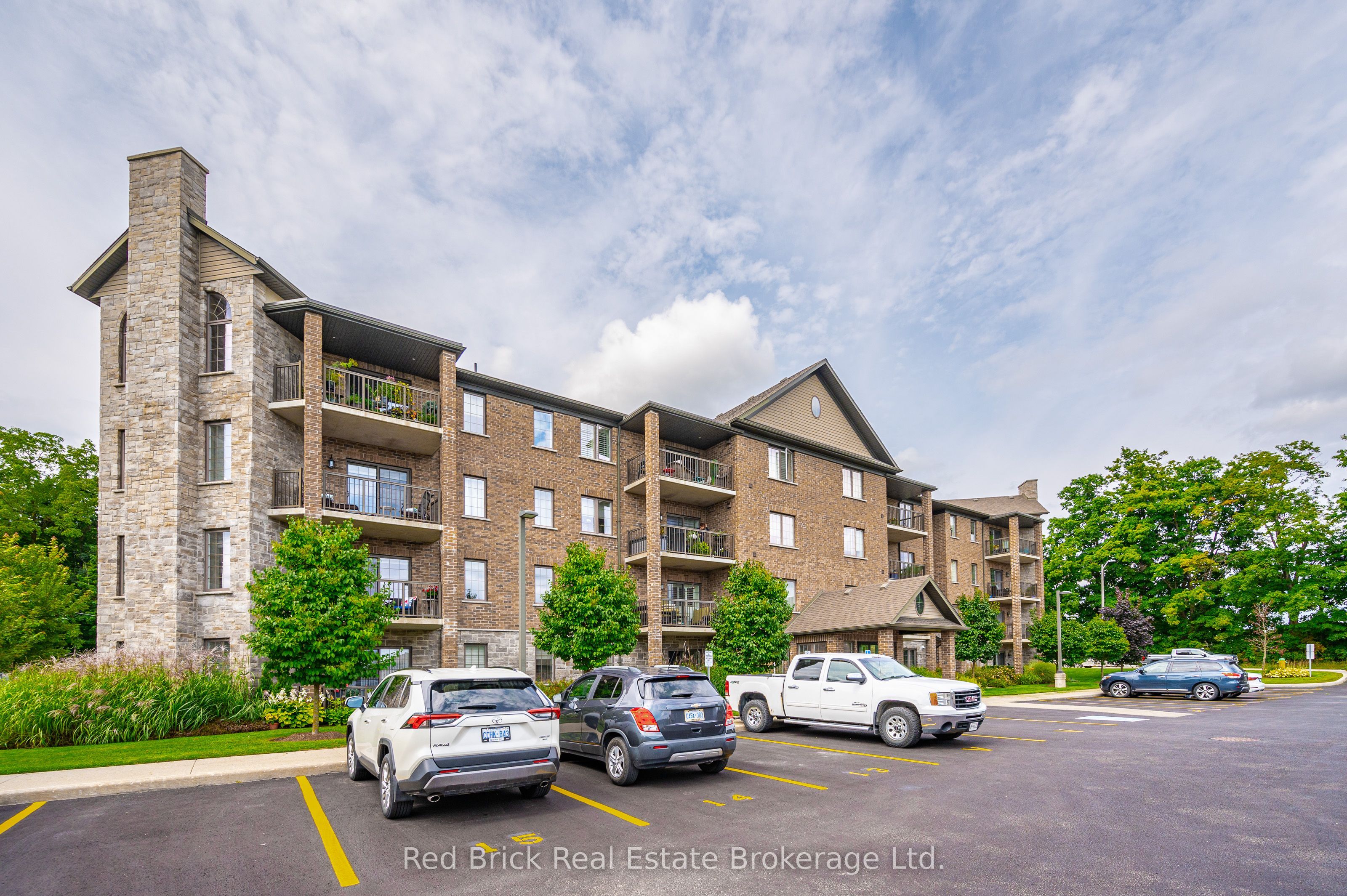 6492 GERRIE Road 207, Centre Wellington, ON N0B 1S0 photo 3