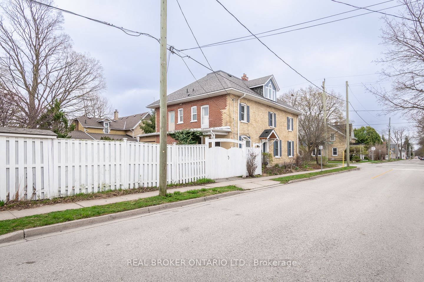 207 N Waterloo Street N, Cambridge, ON N3H 1N1 photo 3