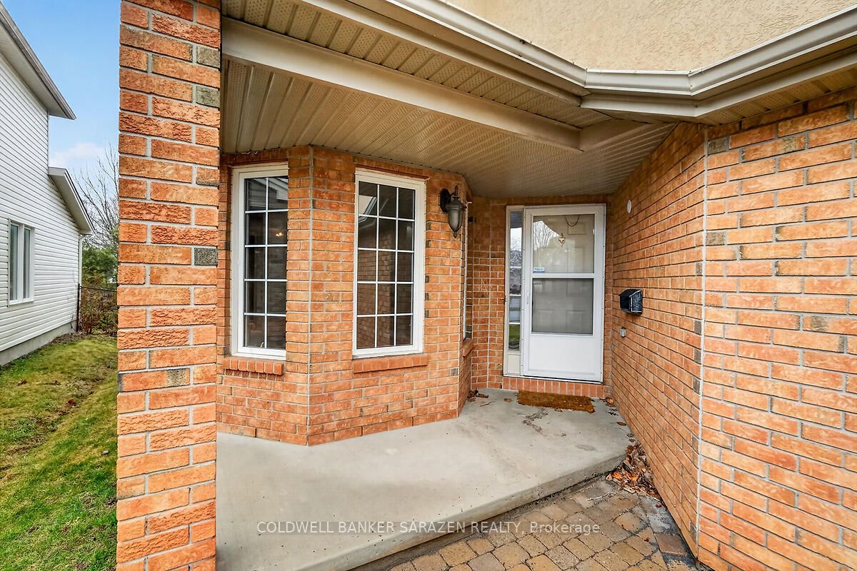 33 Rialto Way, Hunt Club - South Keys and Area, ON K1T 4B3 photo 3