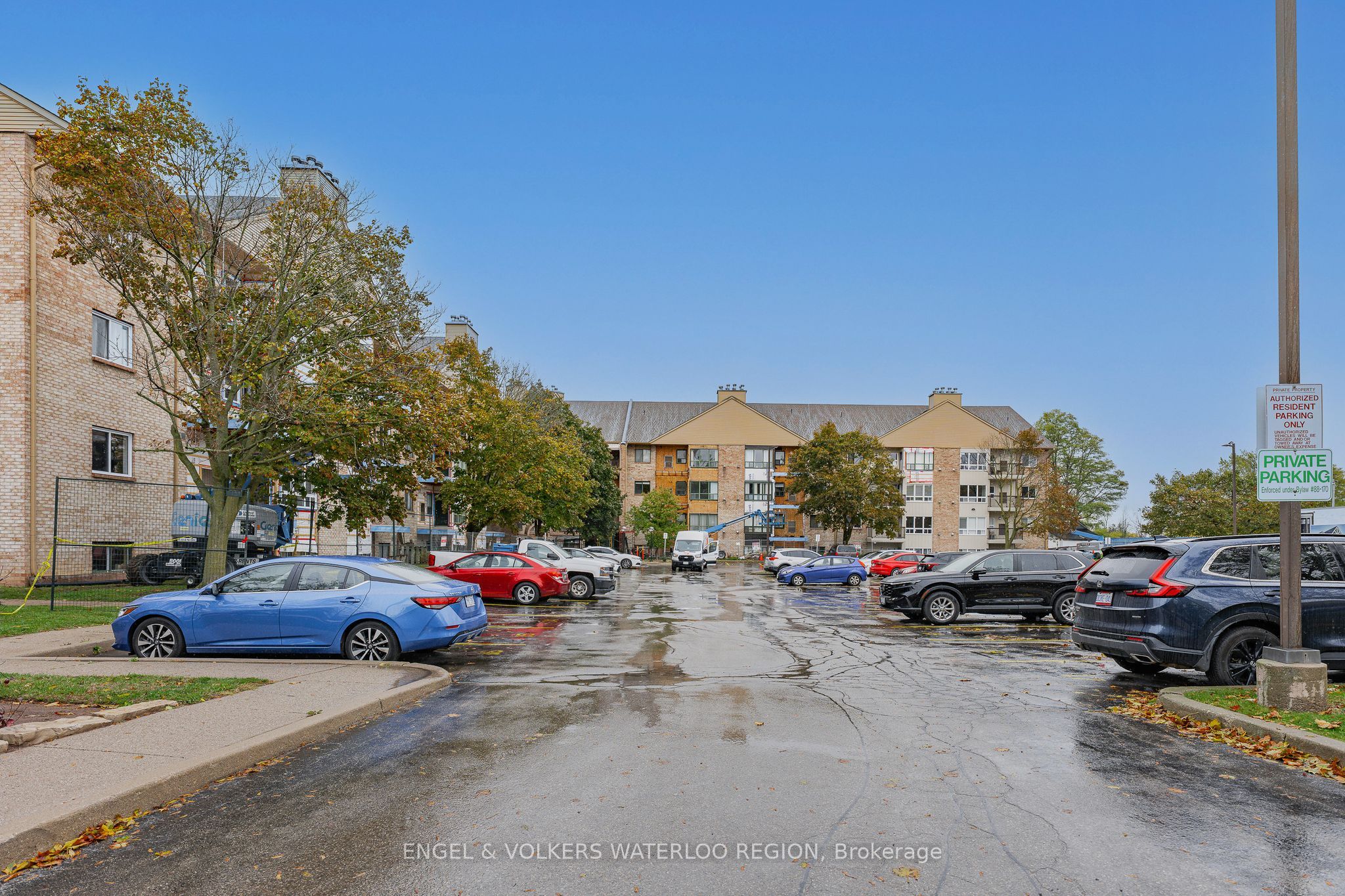15 Hofstetter Avenue 406, Kitchener, ON N2A 3Z7 photo 2
