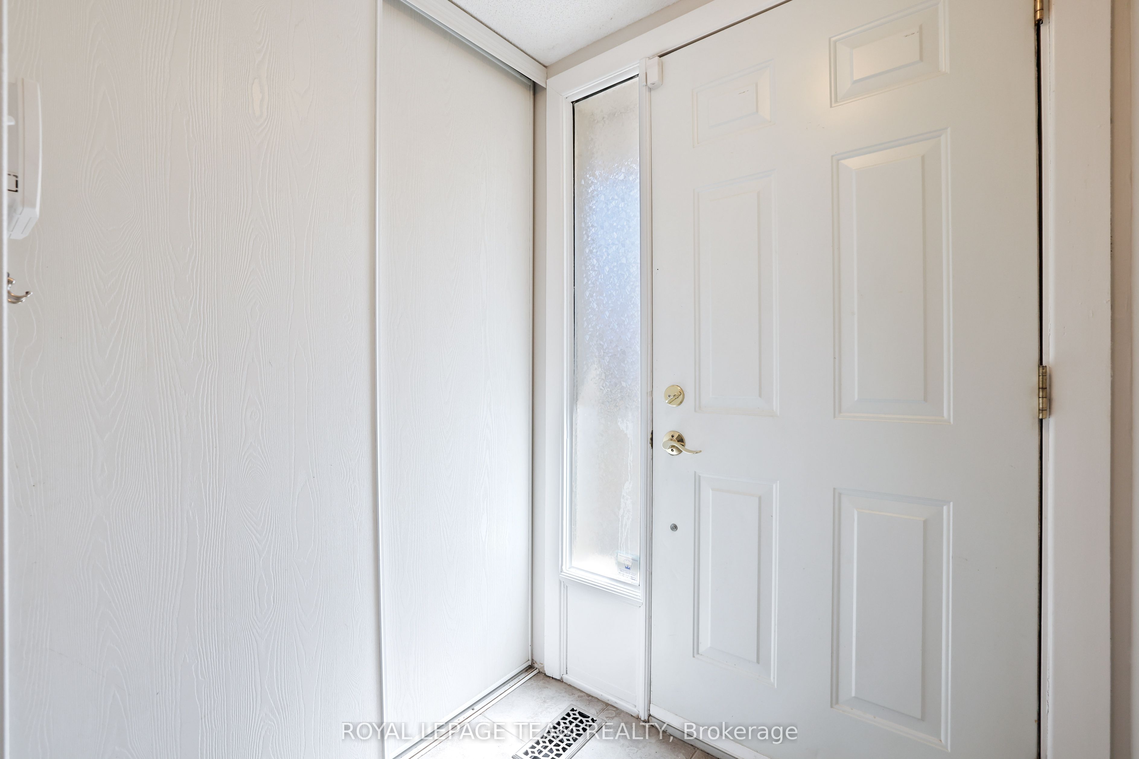 2942 Fairlea Crescent, Hunt Club - South Keys and Area, ON K1V 8T7 photo 3