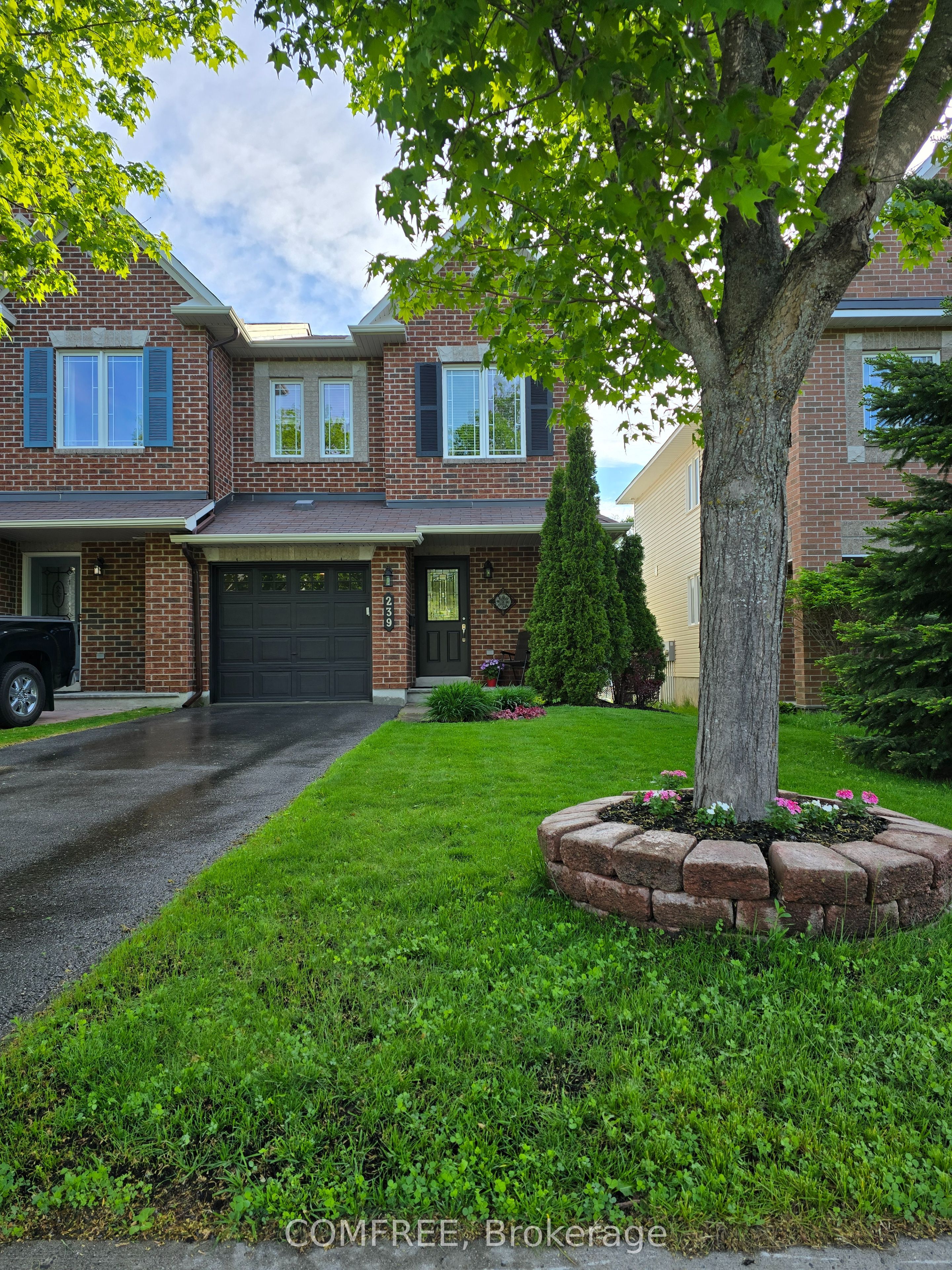 239 Hunterbrook Street, Kanata, ON K2K 0E5 photo 2