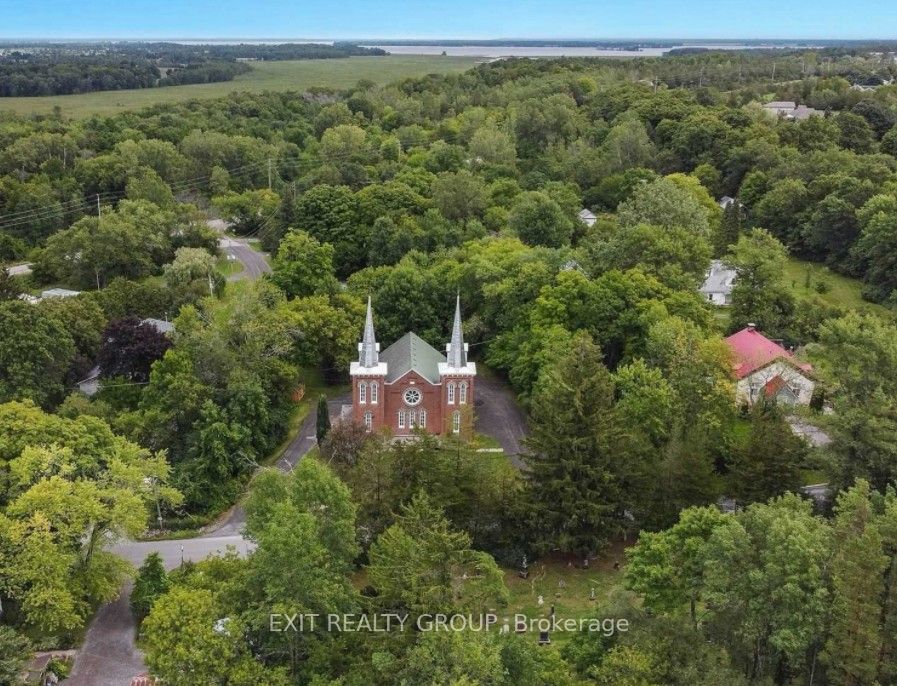 44 Union Road, Prince Edward County, ON K8N 4Z7