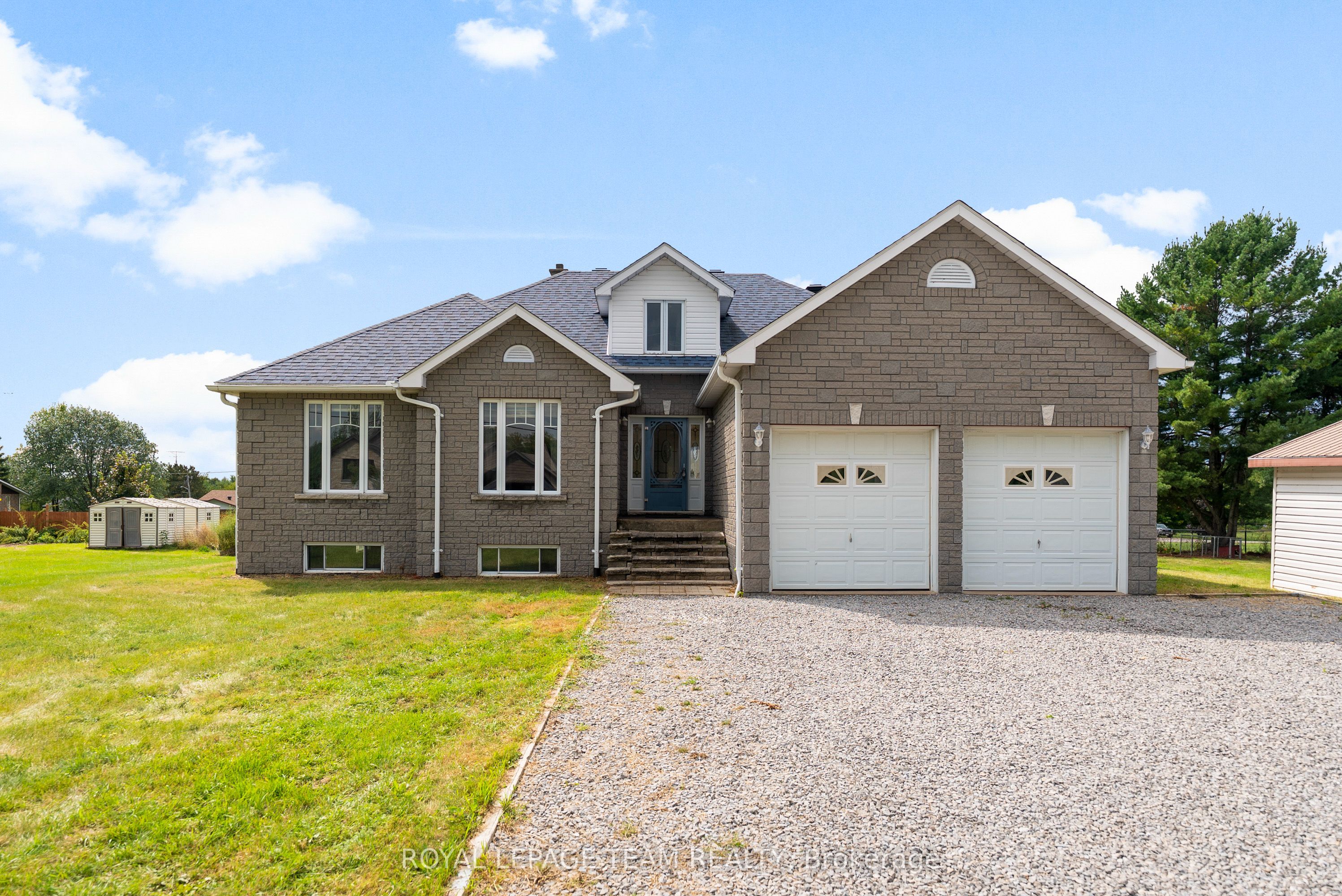 37 Rapid Road, Whitewater Region, ON K0J 2L0 photo 2
