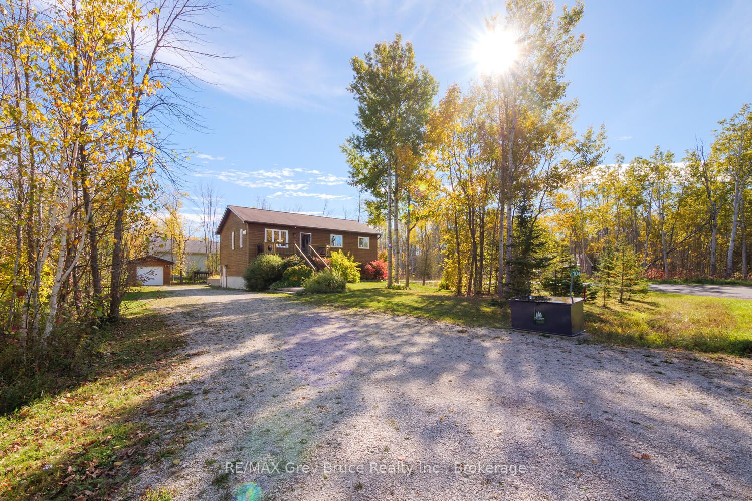 104 Maple Drive, Northern Bruce Peninsula, ON N0H 1Z0 photo 2
