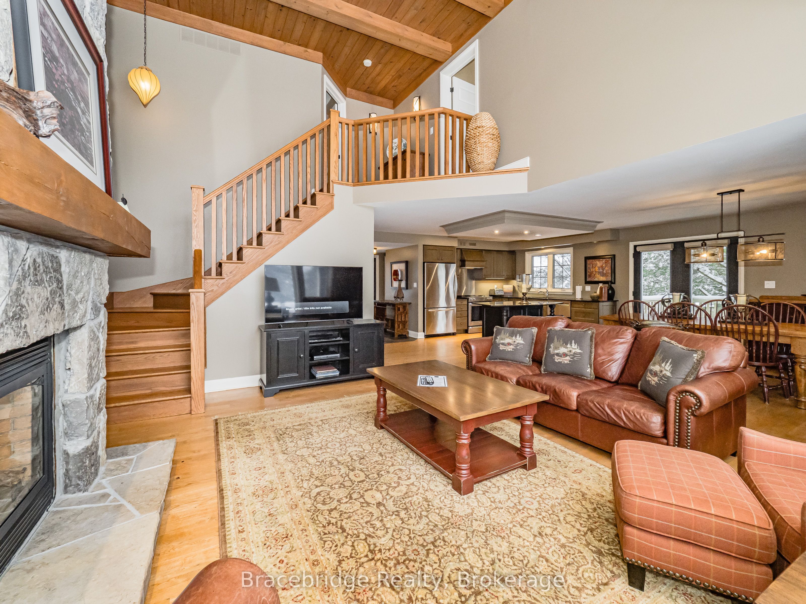 3876 Muskoka Rd 118 Highway W Sandfield 5 W10, Muskoka Lakes, ON P0B 1J0 photo 4
