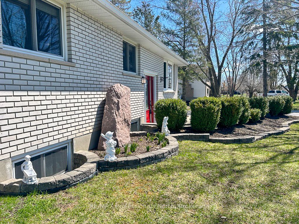 111 Anderson Drive, Kawartha Lakes, ON K0M 1G0 photo 4