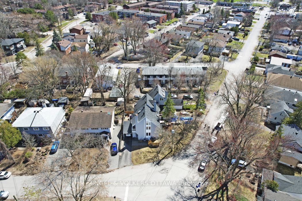 72 Scrivens Street, Britannia - Lincoln Heights and Area, ON K2B 6H1 photo 4