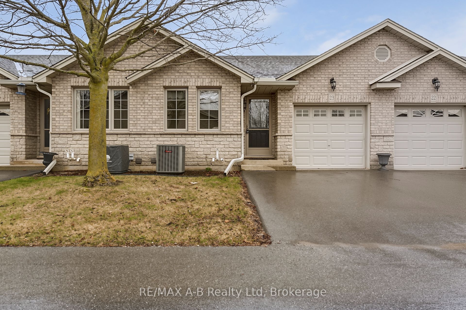 24 Griffiths Drive 23, Brant, ON N3L 4C5 photo 2