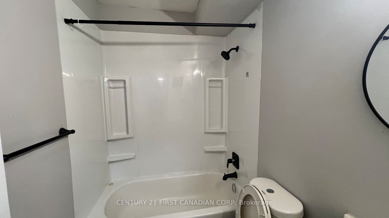 871 ADELAIDE Street N 305, London East, ON N5Y 2M2 photo 2